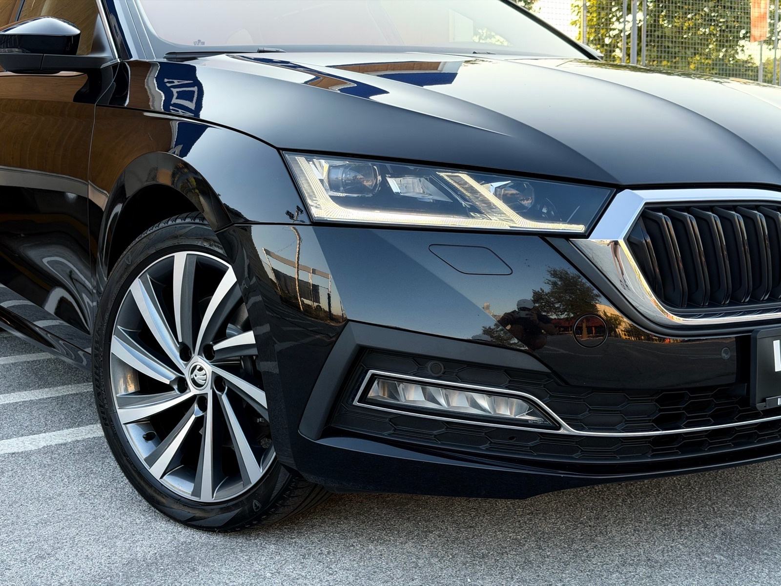 ŠKODA OCTAVIA COMBI 2,0 TDI DSG, FIRST EDITION, PANORAMA,VELIKI SERVIS, fotografija 2