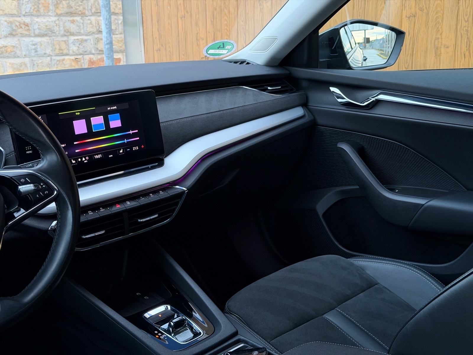 ŠKODA OCTAVIA COMBI 2,0 TDI DSG, FIRST EDITION, fotografija 16