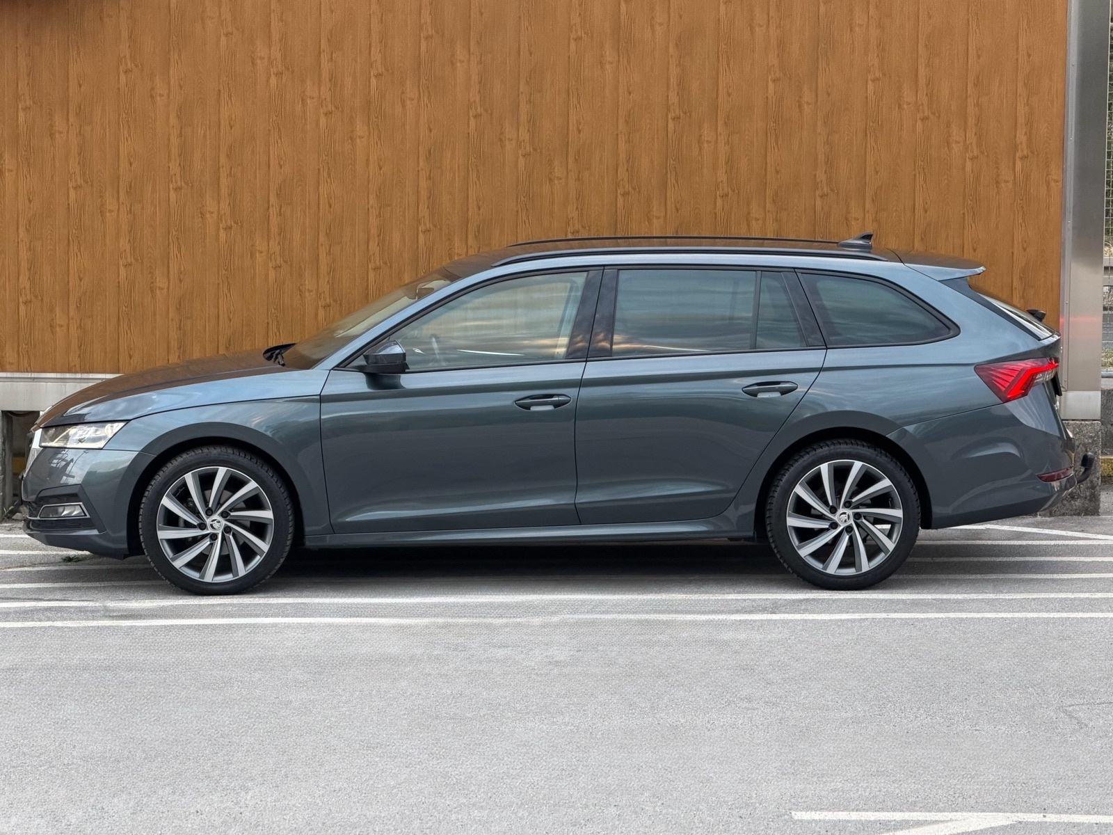 ŠKODA OCTAVIA COMBI 2,0 TDI DSG, FIRST EDITION, fotografija 5