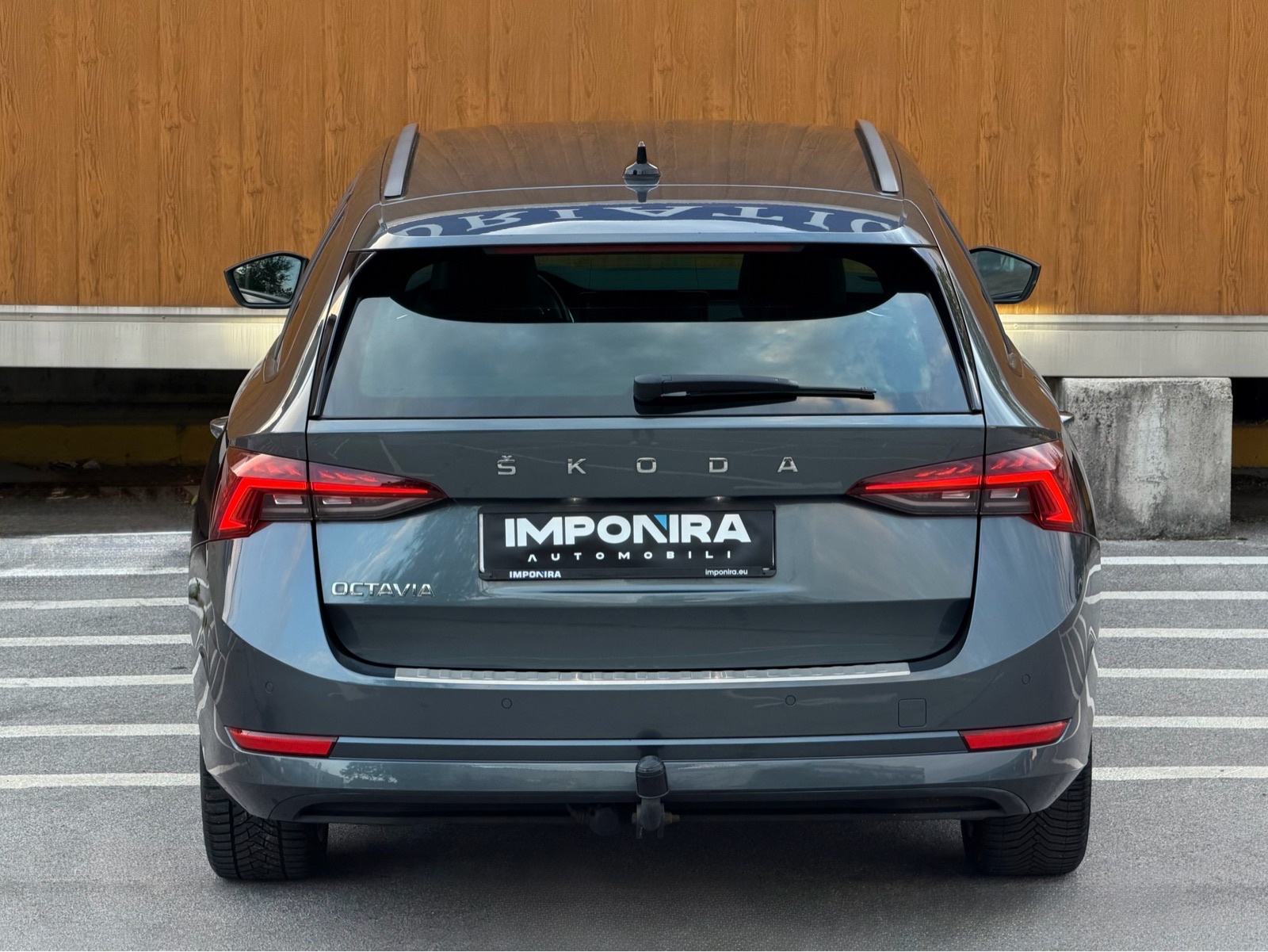ŠKODA OCTAVIA COMBI 2,0 TDI DSG, FIRST EDITION, fotografija 7