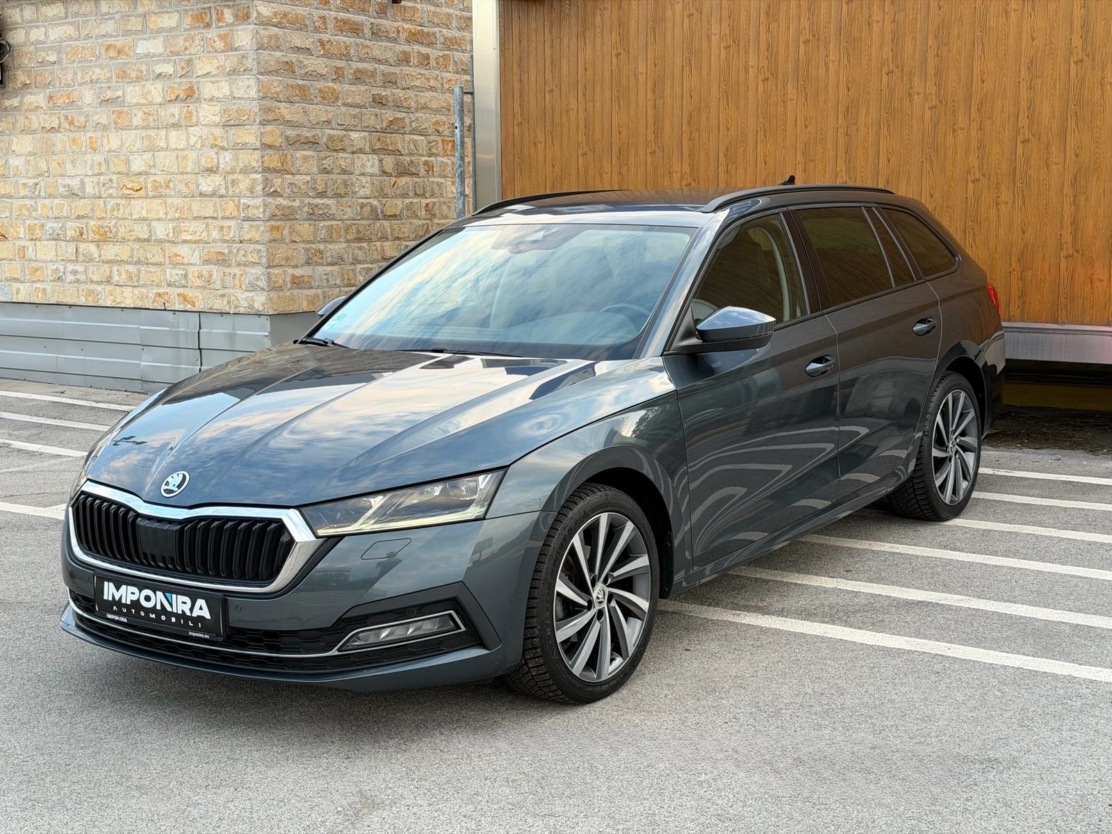 ŠKODA OCTAVIA COMBI 2,0 TDI DSG, FIRST EDITION, fotografija 3