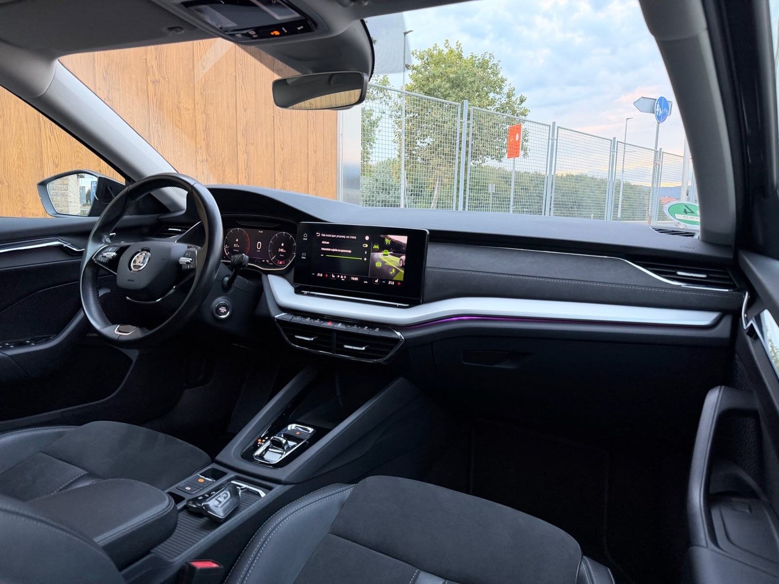 ŠKODA OCTAVIA COMBI 2,0 TDI DSG, FIRST EDITION, fotografija 15
