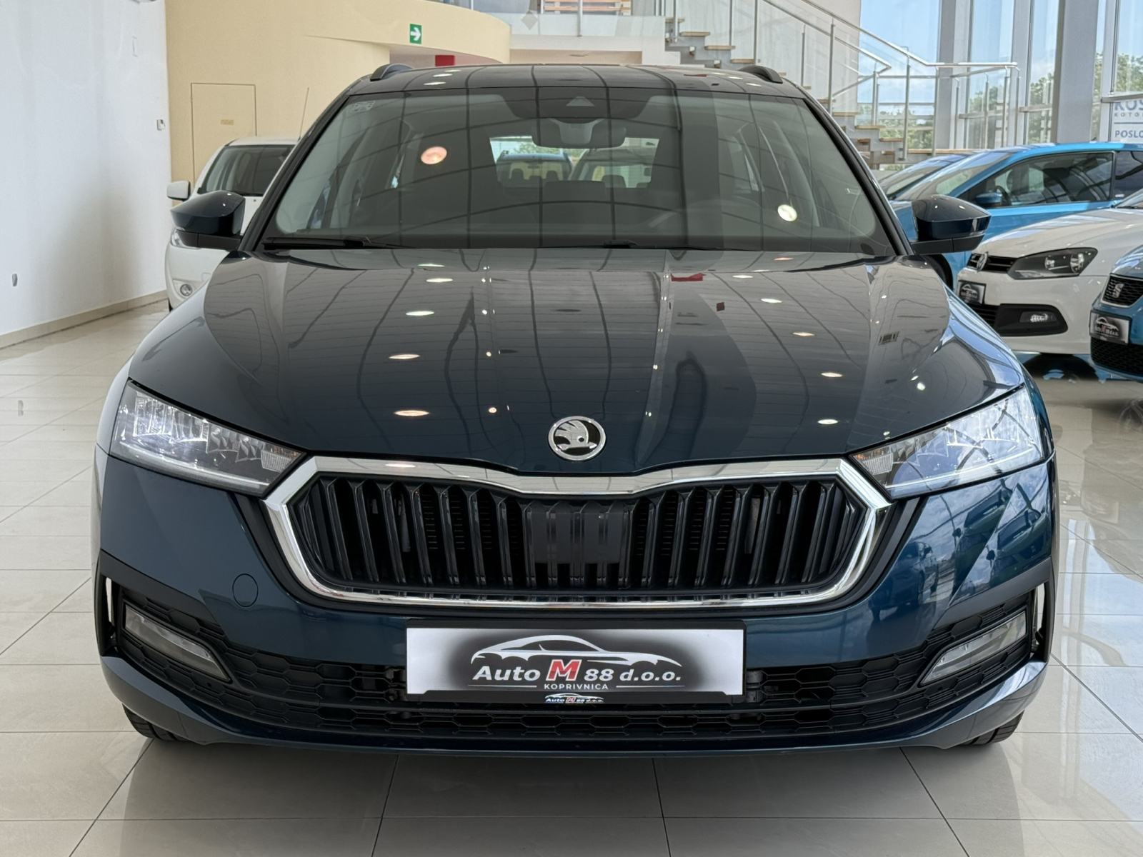 Škoda Octavia Combi 2.0 TDi DSG⭐️49.600km⭐️PDV⭐️KEYLESS⭐️GARANCIJA, fotografija 3