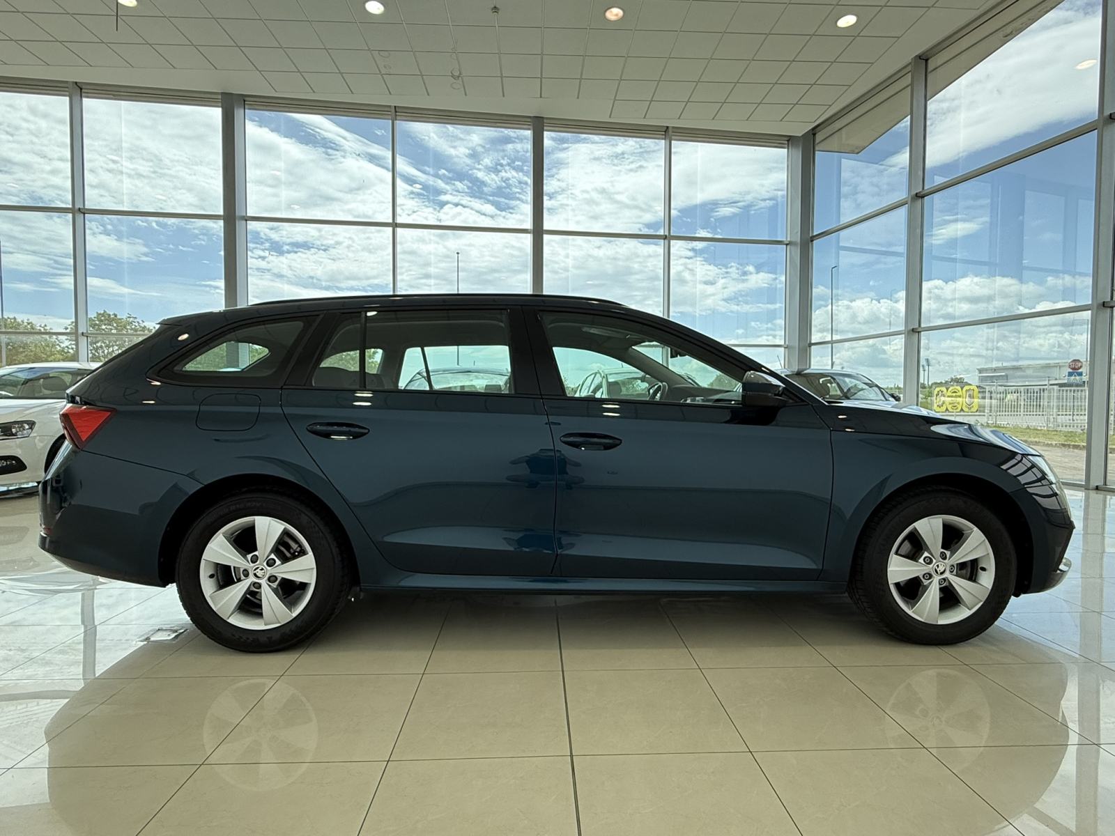 Škoda Octavia Combi 2.0 TDi DSG⭐️49.600km⭐️PDV⭐️KEYLESS⭐️GARANCIJA, fotografija 10