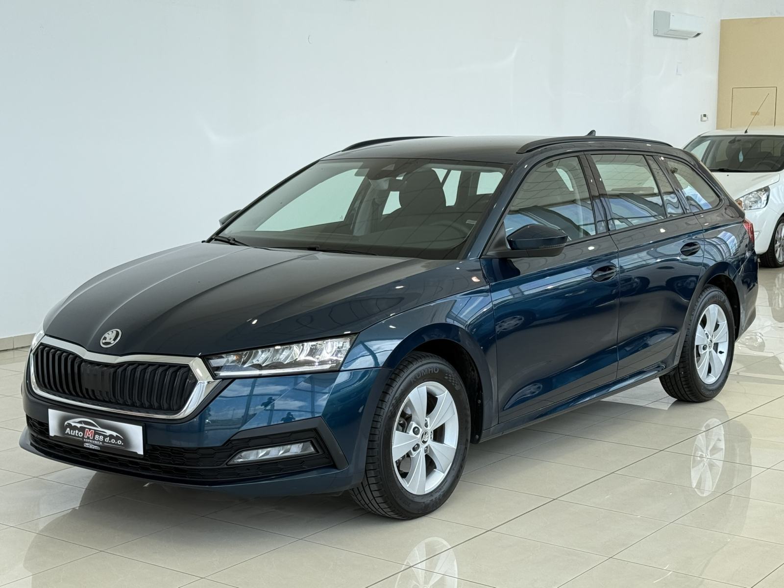 Škoda Octavia Combi 2.0 TDi DSG⭐️49.600km⭐️PDV⭐️KEYLESS⭐️GARANCIJA, fotografija 5