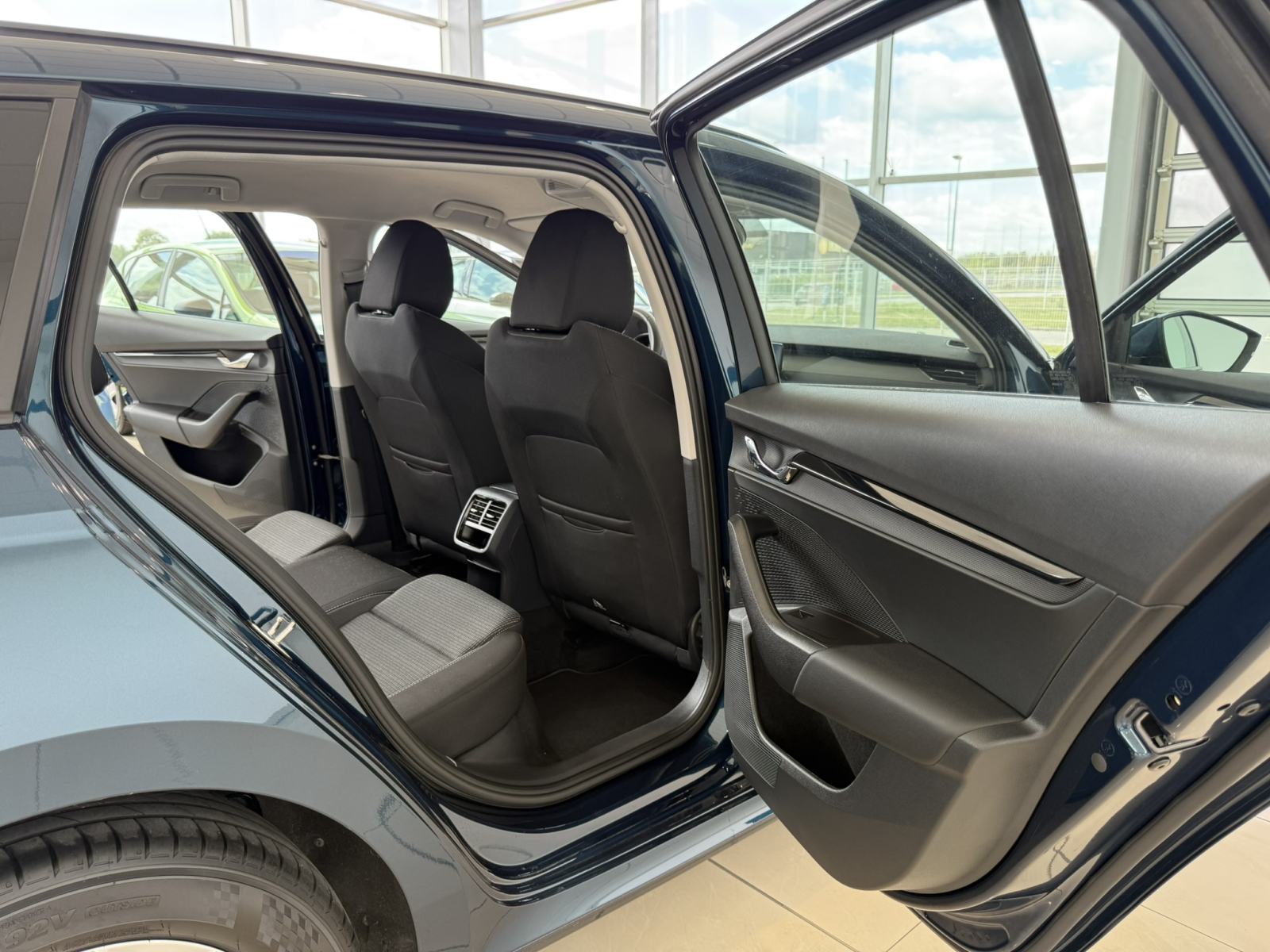 Škoda Octavia Combi 2.0 TDi DSG⭐️49.600km⭐️PDV⭐️KEYLESS⭐️GARANCIJA, fotografija 19