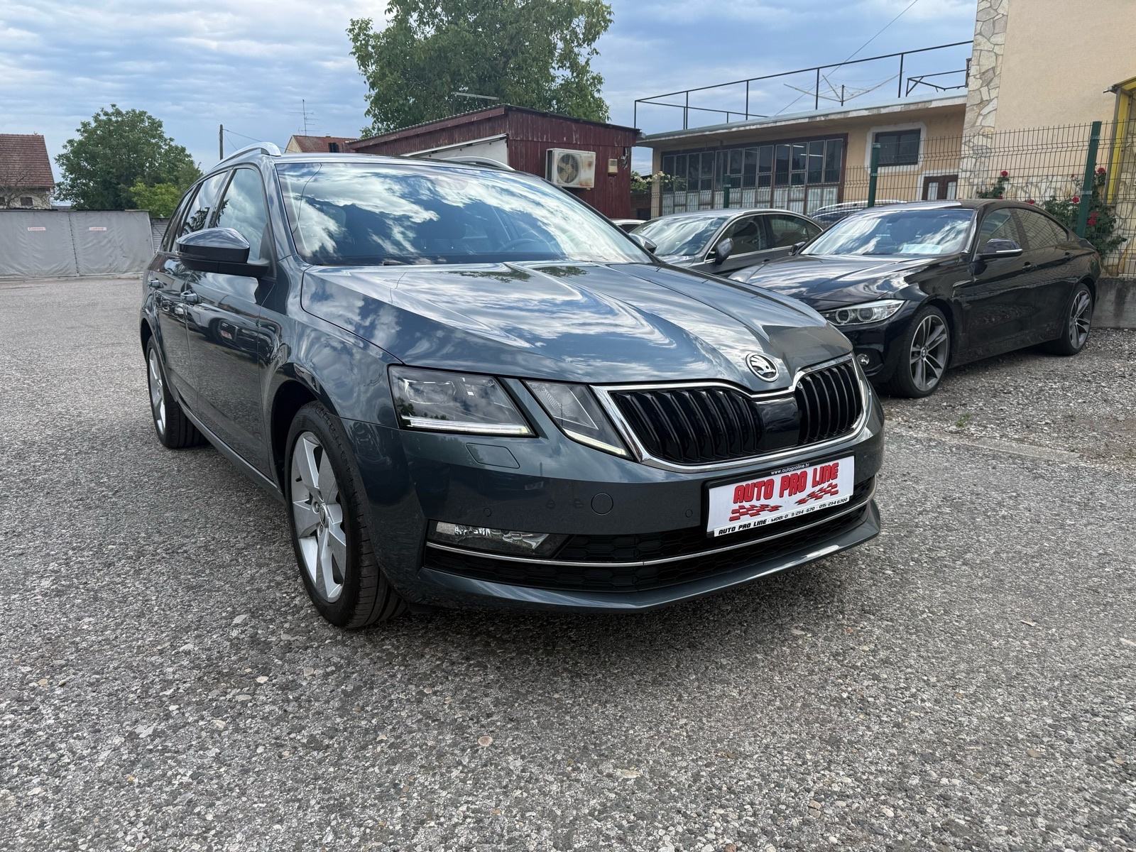 Škoda Octavia Combi 2.0 TDI DSG // LED, NAVI, 1.Vlasnik, 136.000 km, fotografija 5