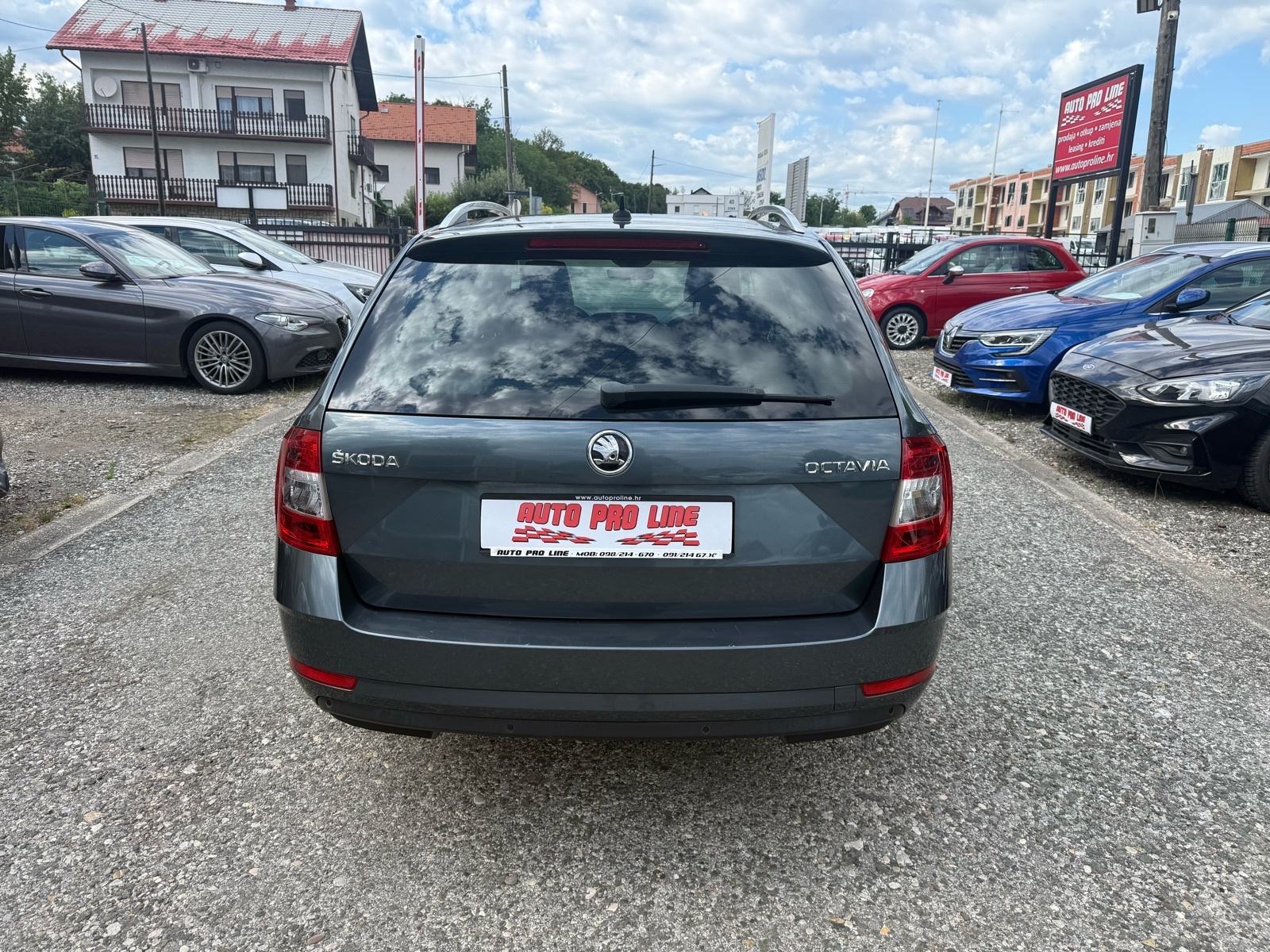 Škoda Octavia Combi 2.0 TDI DSG // LED, NAVI, 1.Vlasnik, 136.000 km, fotografija 3