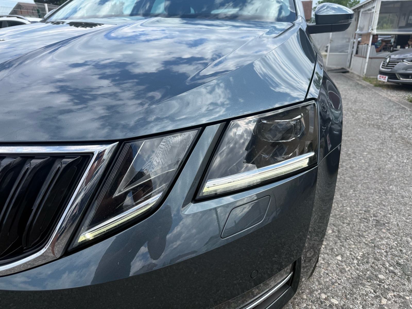Škoda Octavia Combi 2.0 TDI DSG // LED, NAVI, 1.Vlasnik, 136.000 km, fotografija 7