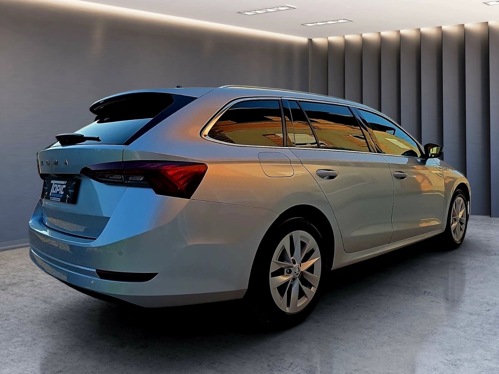 Škoda Octavia Combi 2,0 TDI ***DSG,NAVI,PDC,TEMP,CAMERA***50 000 KM***, fotografija 7