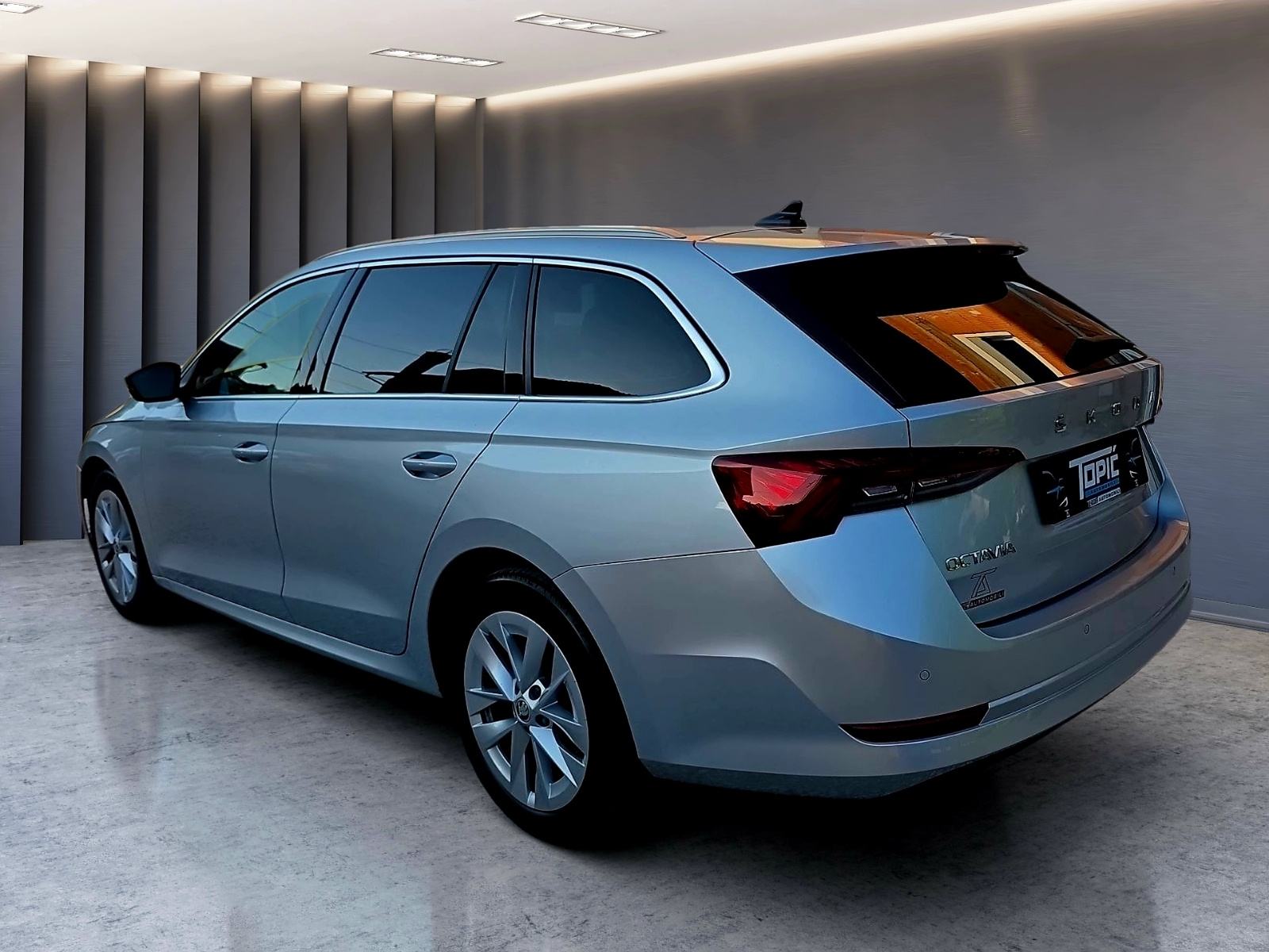 Škoda Octavia Combi 2,0 TDI ***DSG,NAVI,PDC,TEMP,CAMERA***50 000 KM***, fotografija 11