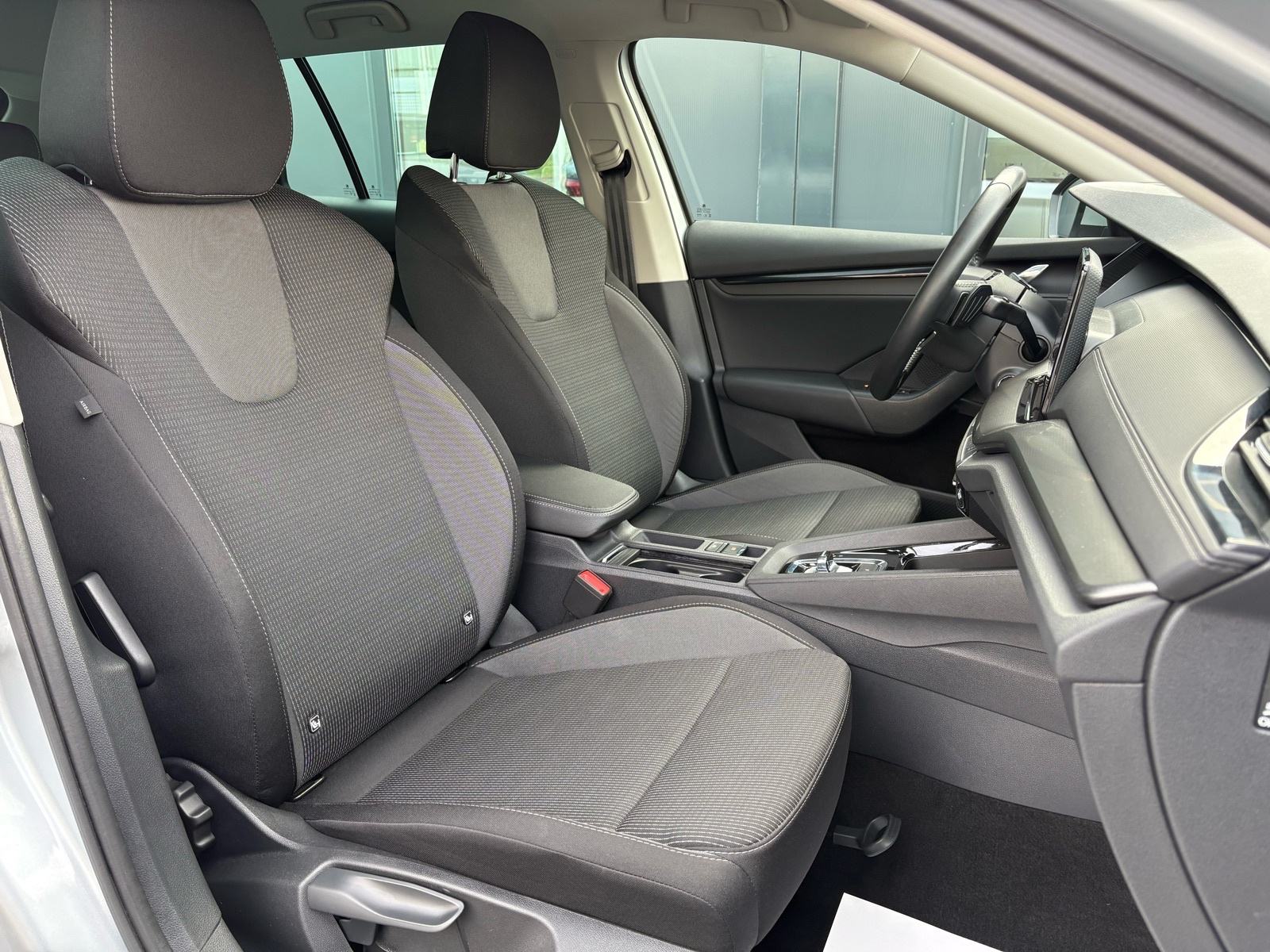 Škoda Octavia Combi 2,0 TDI DSG REG:04/2027 - PDV - LEASING RATA 278€, fotografija 20