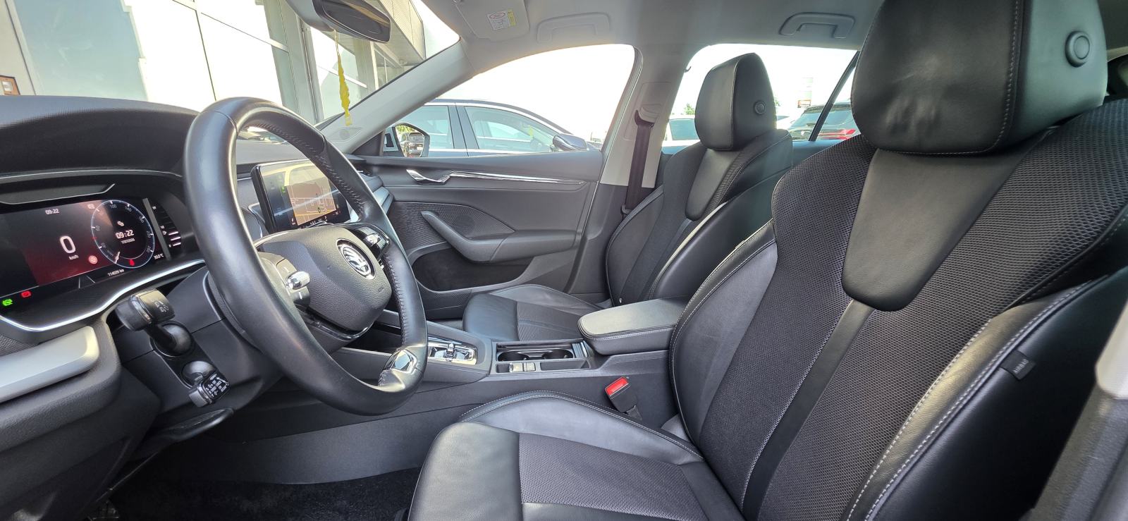 Škoda Octavia Combi 2,0 TDI, 110KW, F1 AUT, VIRTUAL, KAM, PDV.., fotografija 13