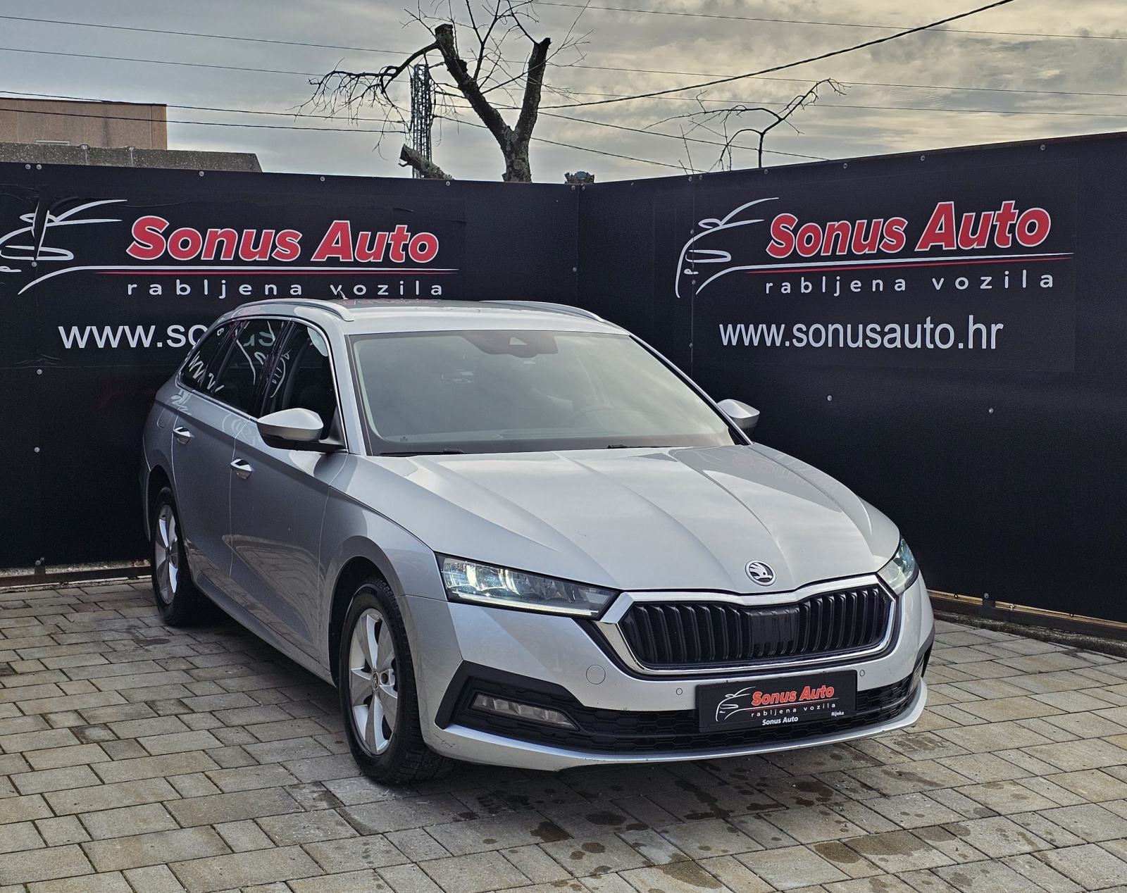 Škoda Octavia Combi 2,0 TDI DSG, fotografija 3
