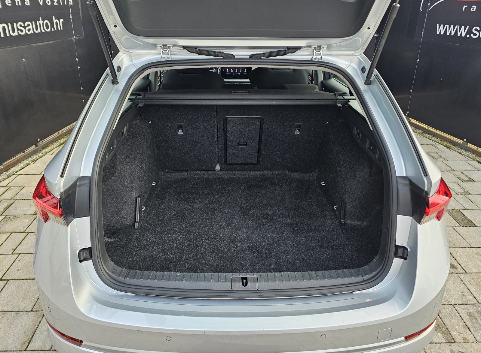 Škoda Octavia Combi 2,0 TDI DSG, fotografija 7