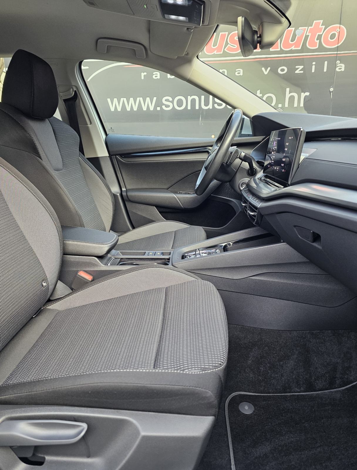 Škoda Octavia Combi 2,0 TDI DSG, fotografija 11