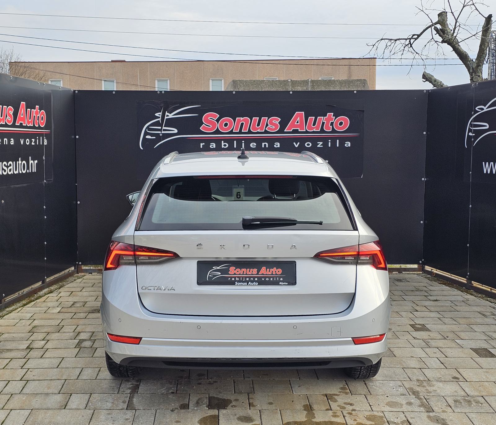 Škoda Octavia Combi 2,0 TDI DSG, fotografija 6