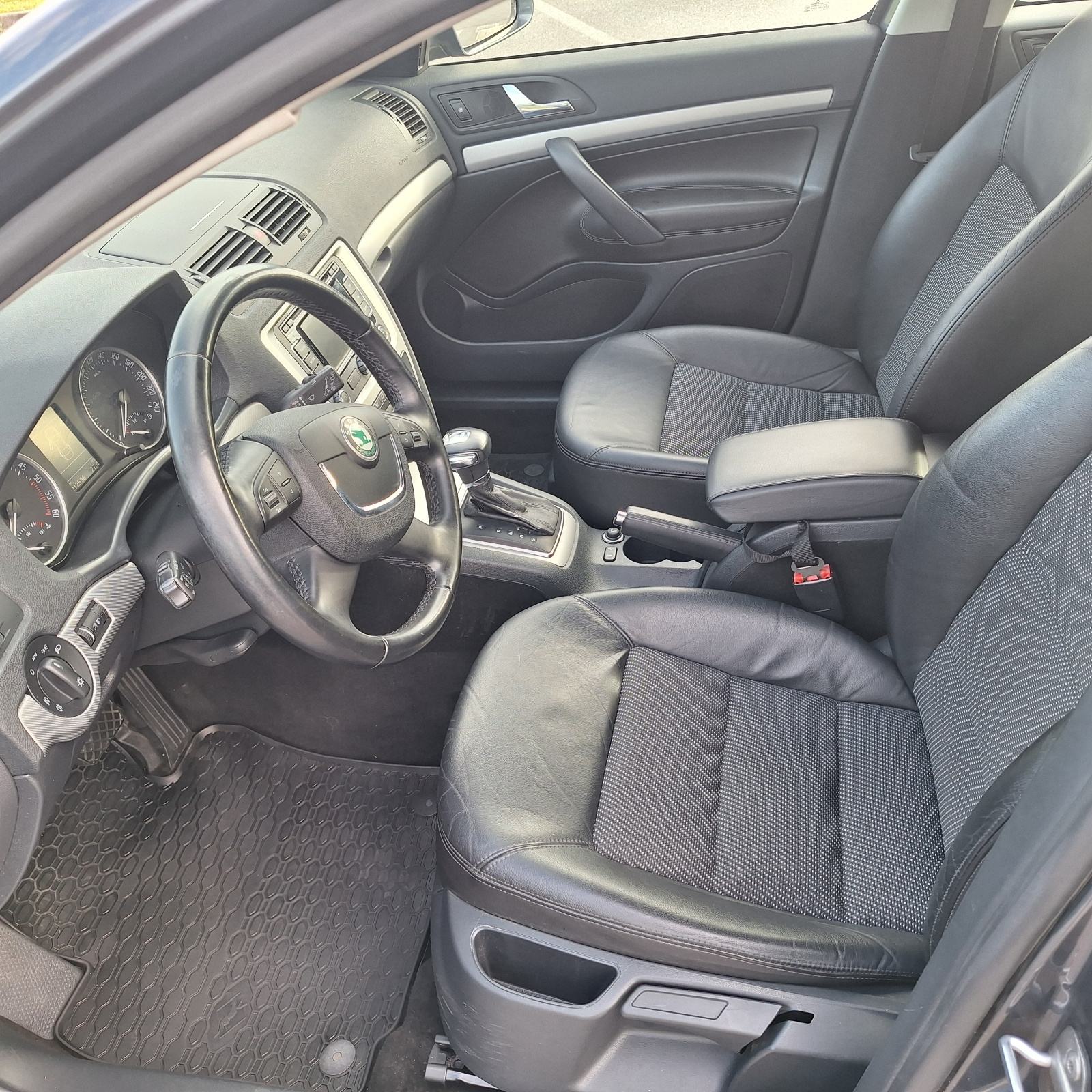 ŠKODA OCTAVIA COMBI 2.0 TDI DSG, fotografija 10