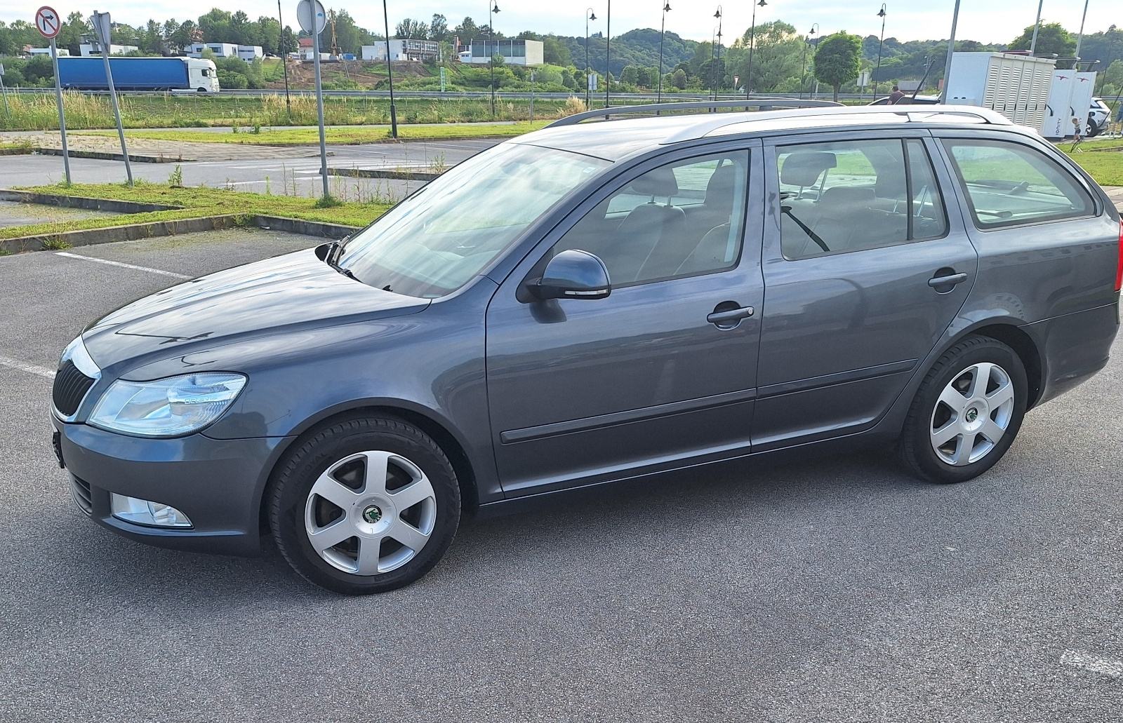 ŠKODA OCTAVIA COMBI 2.0 TDI DSG, fotografija 3