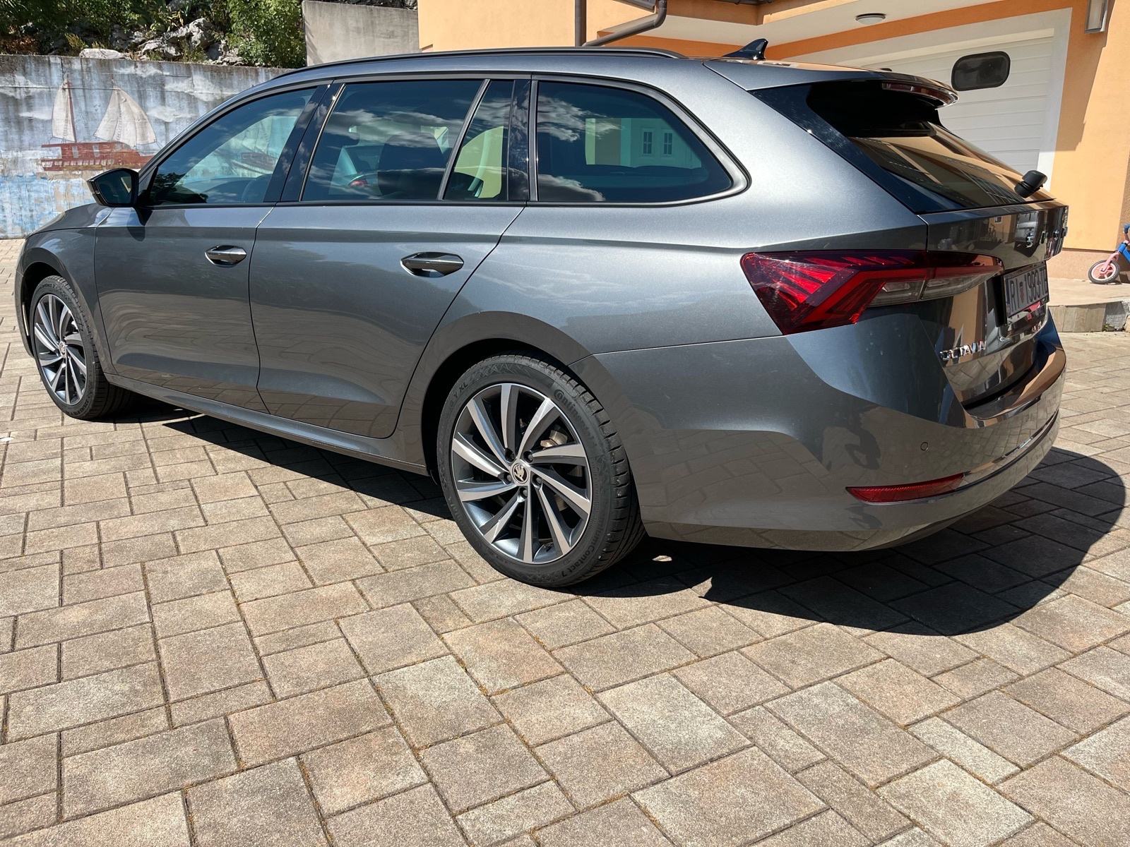 Škoda Octavia Combi 2,0 TDI DSG, fotografija 5