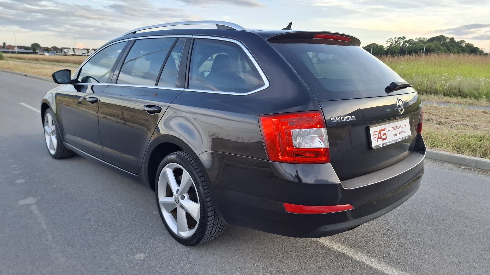 Škoda Octavia Combi 2,0 TDI DSG KAMERA NAVI , ALU 18, fotografija 4