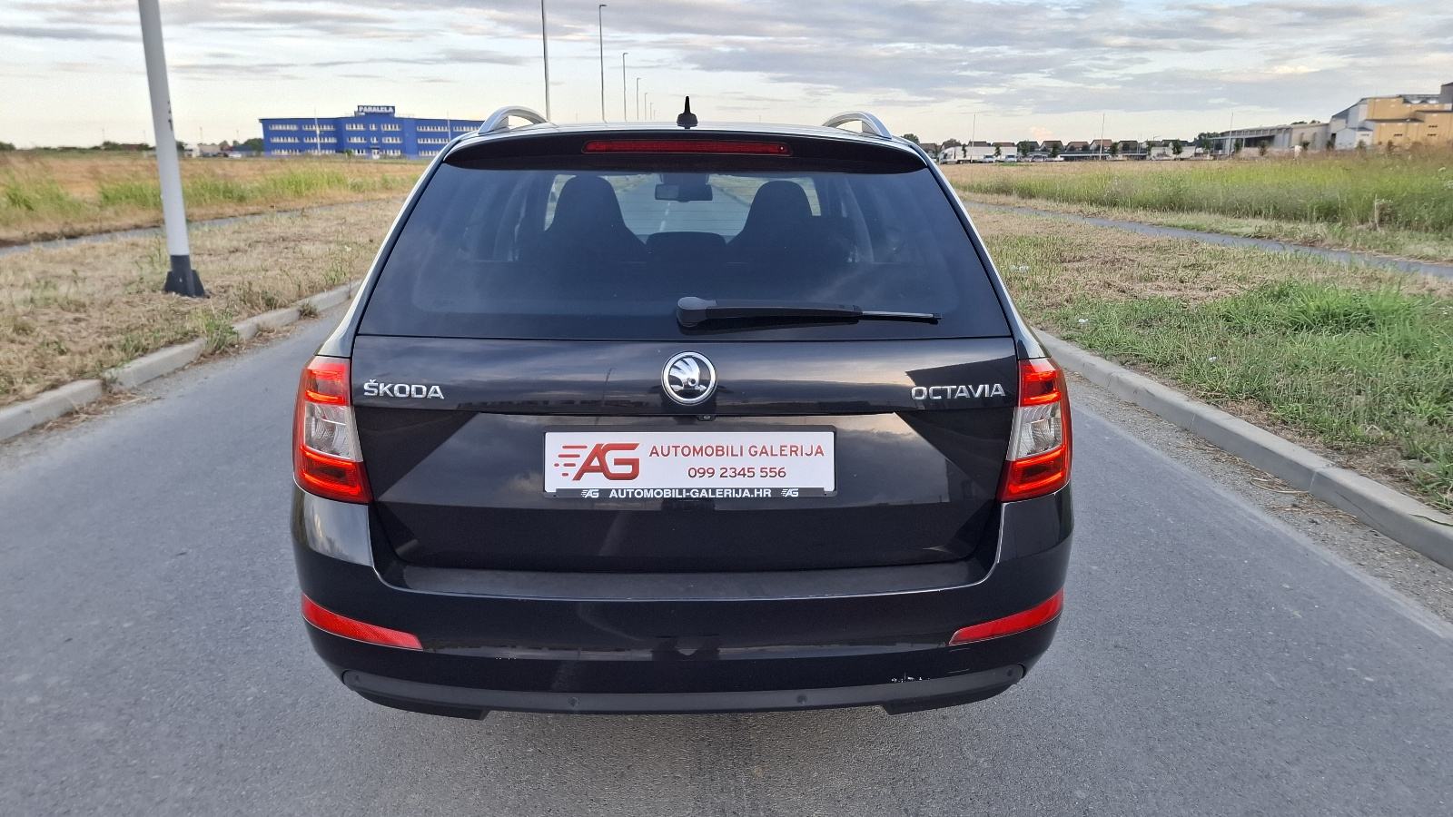 Škoda Octavia Combi 2,0 TDI DSG KAMERA NAVI , ALU 18, fotografija 6