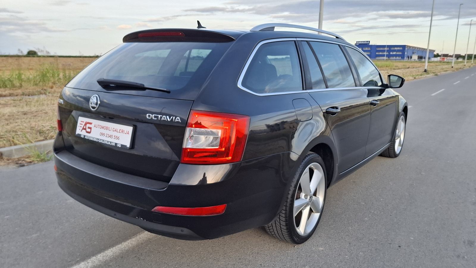 Škoda Octavia Combi 2,0 TDI DSG KAMERA NAVI , ALU 18, fotografija 5