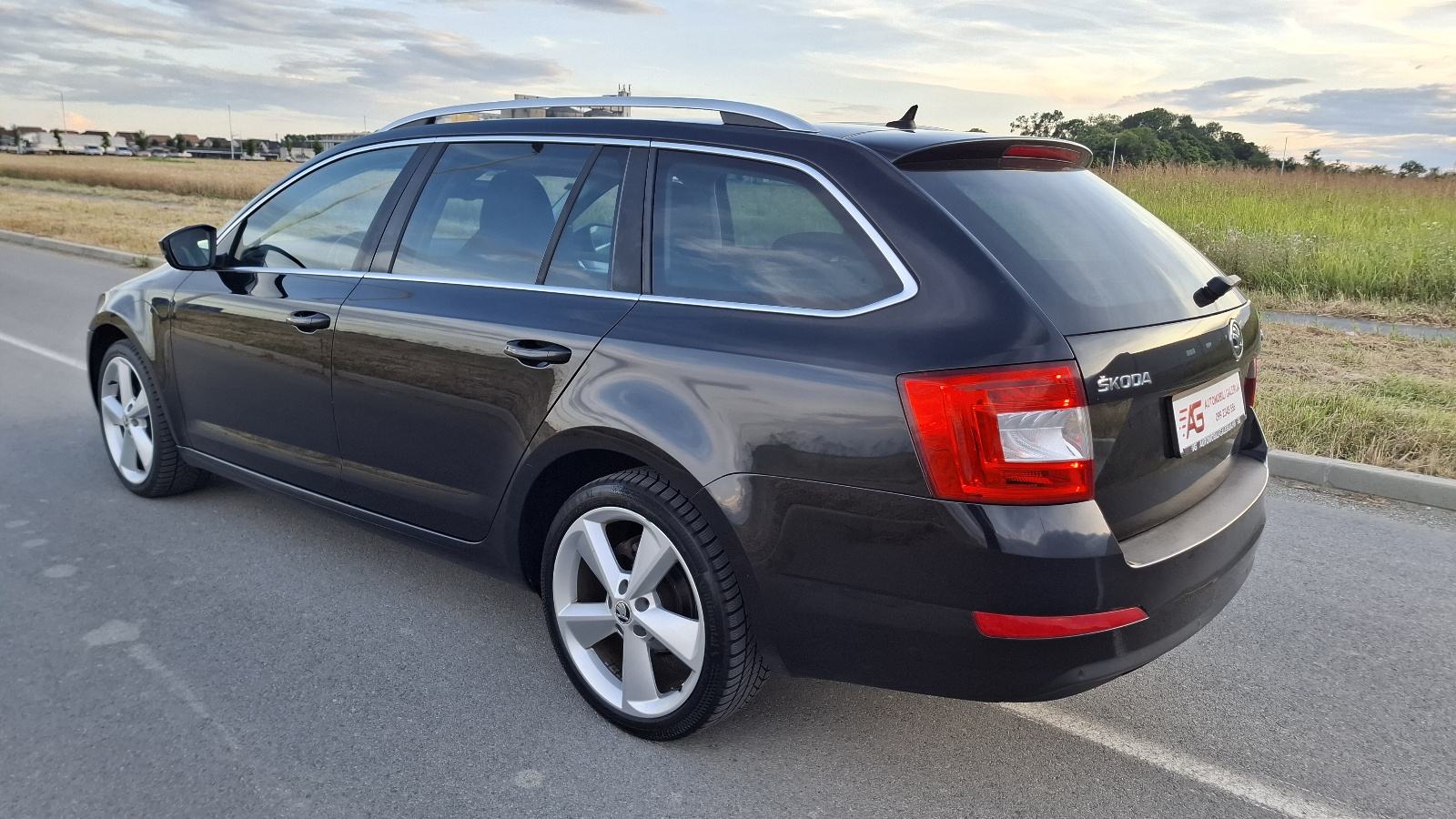 Škoda Octavia Combi 2,0 TDI DSG KAMERA NAVI , ALU 18, fotografija 7