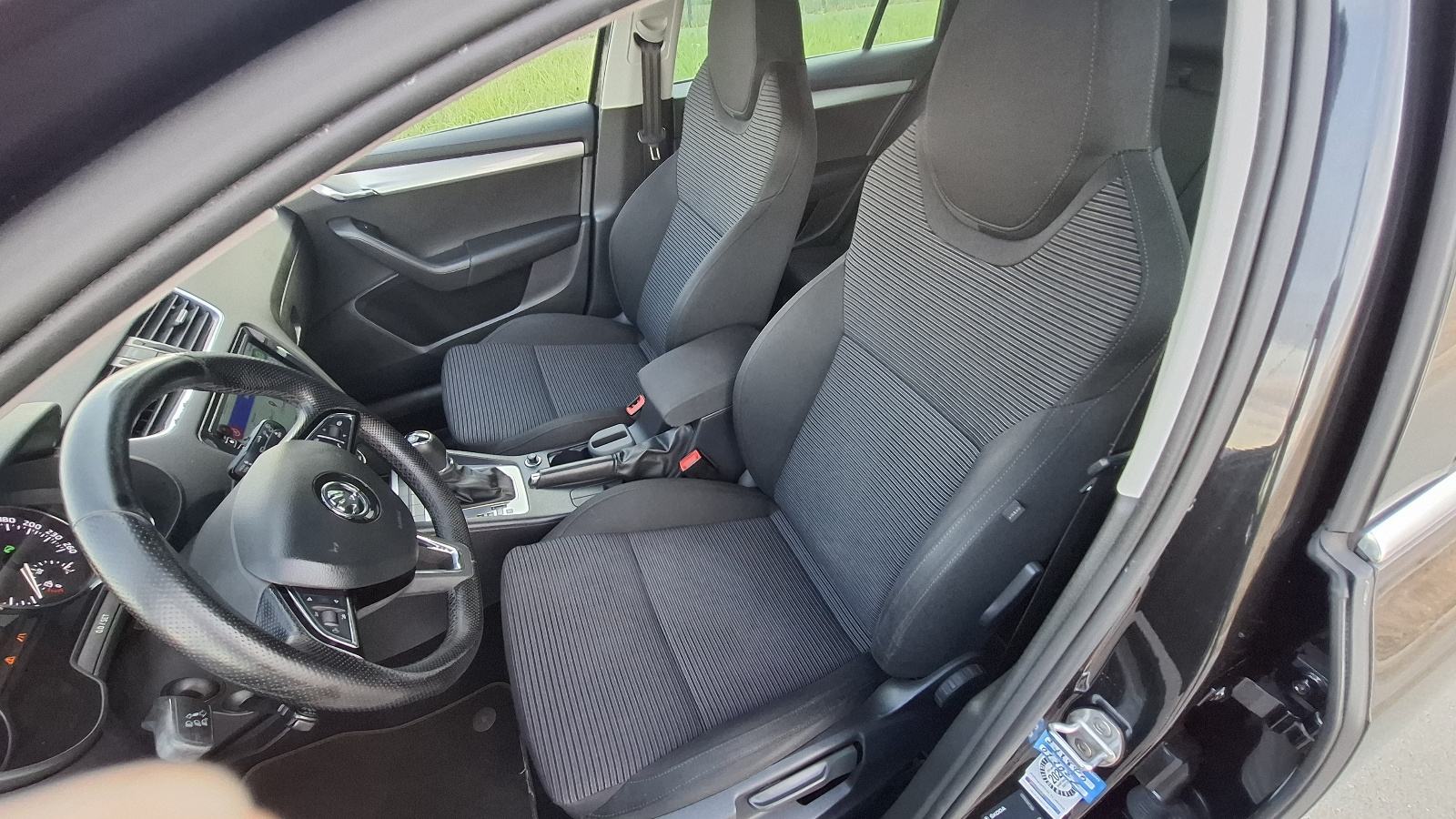 Škoda Octavia Combi 2,0 TDI DSG KAMERA NAVI , ALU 18, fotografija 12