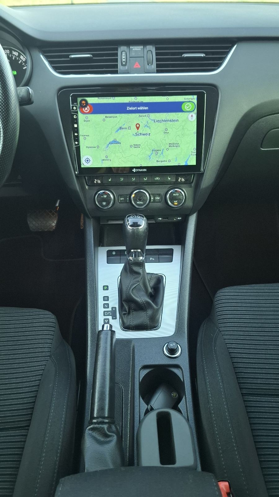 Škoda Octavia Combi 2,0 TDI DSG KAMERA NAVI , ALU 18, fotografija 15