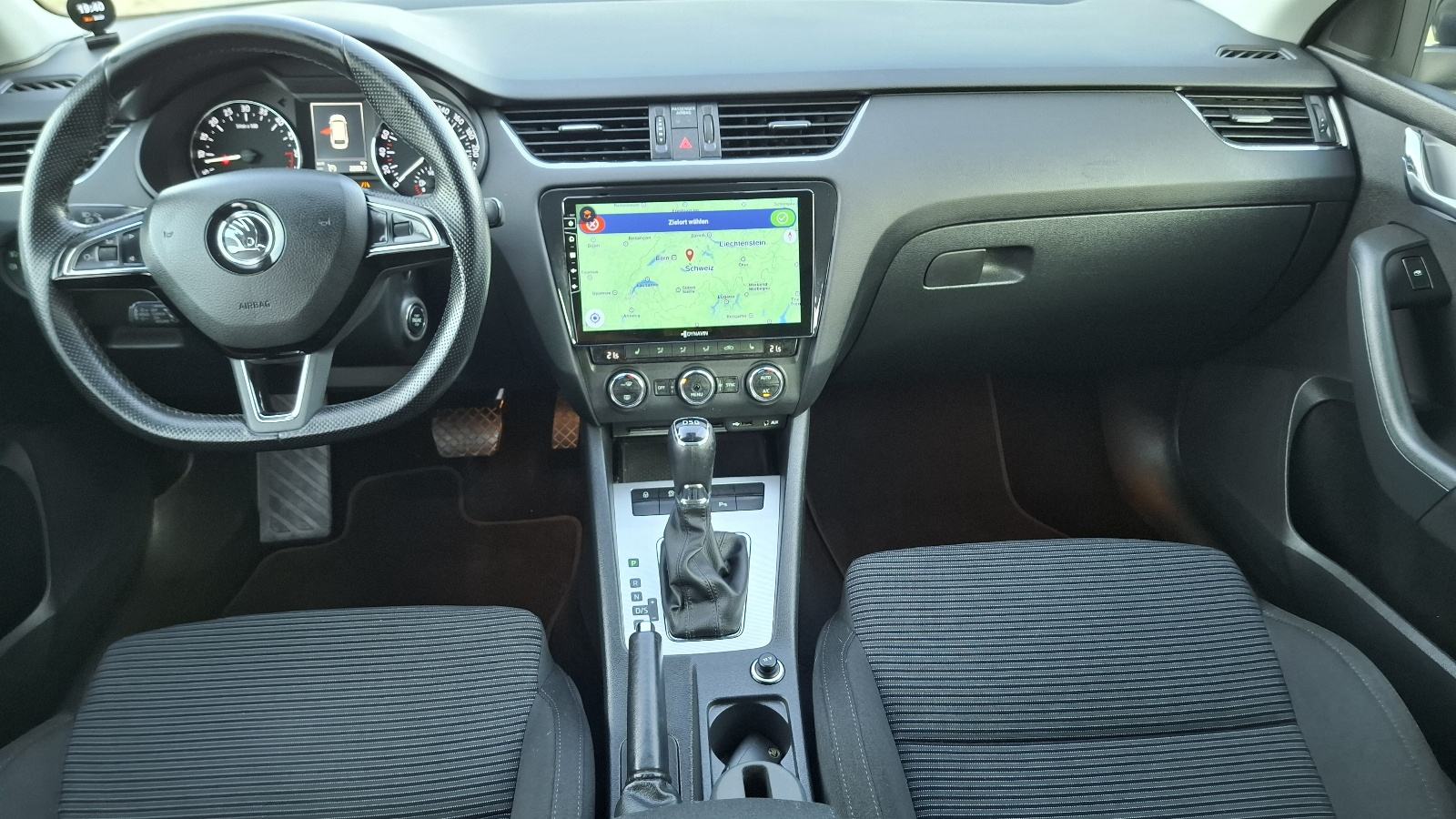 Škoda Octavia Combi 2,0 TDI DSG KAMERA NAVI , ALU 18, fotografija 14