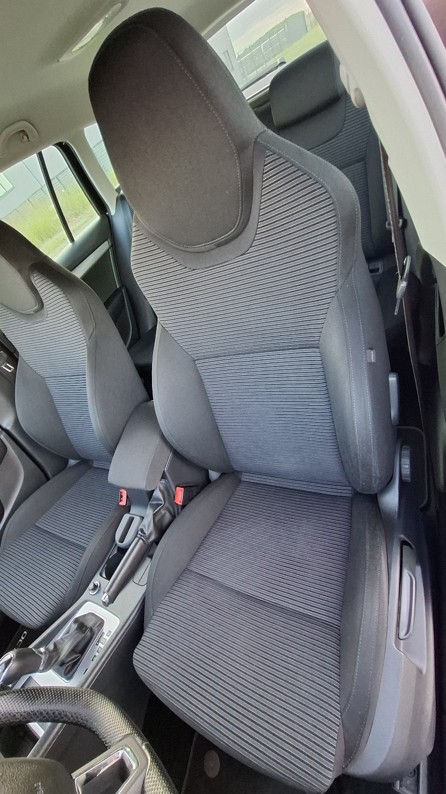 Škoda Octavia Combi 2,0 TDI DSG KAMERA NAVI , ALU 18, fotografija 20