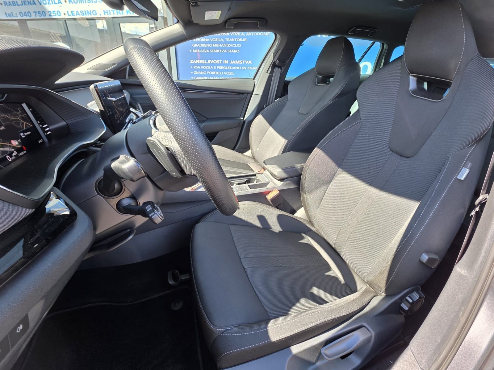 Škoda Octavia Combi 2,0 TDI DSG SPORTLINE, fotografija 8