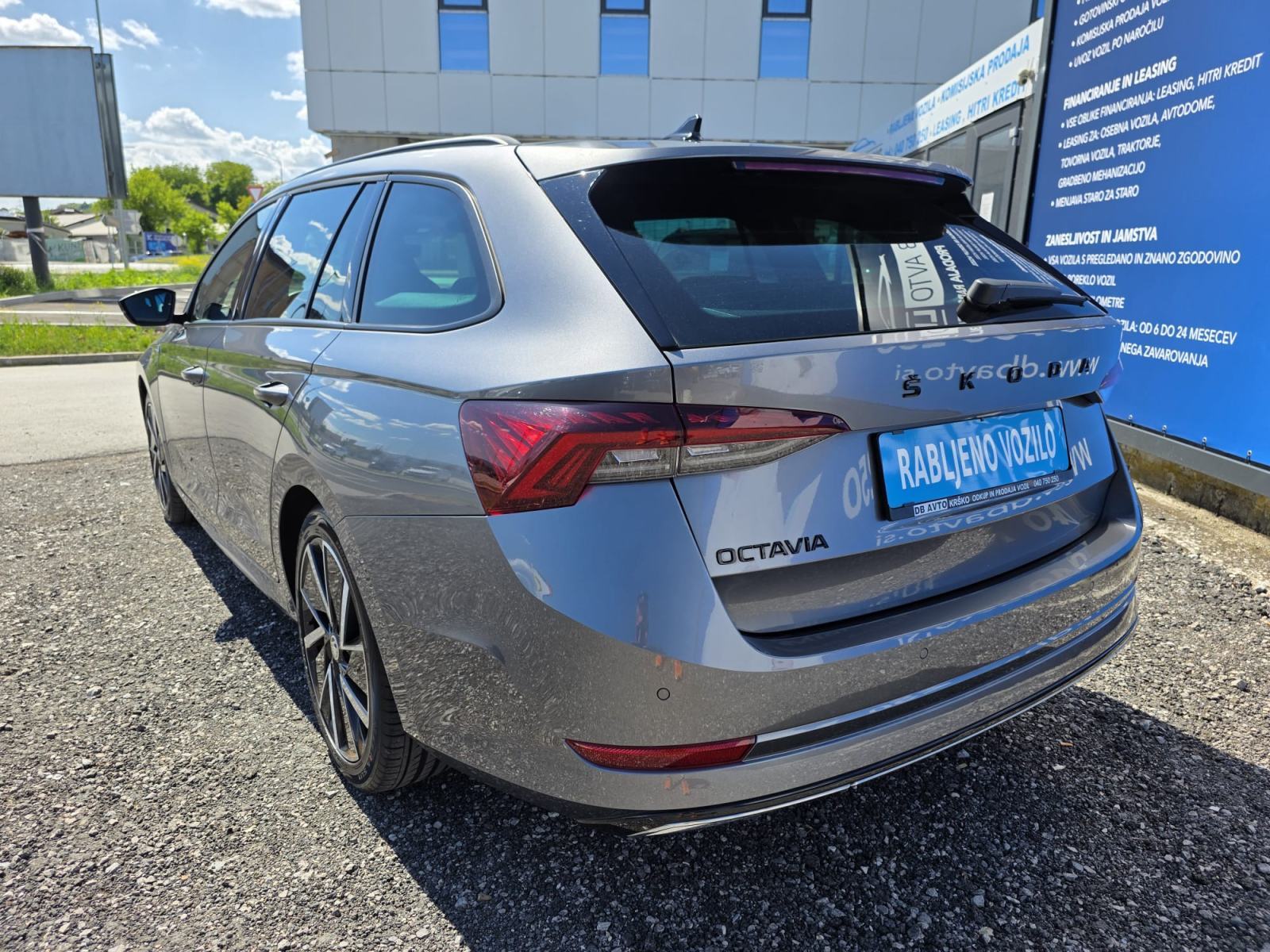 Škoda Octavia Combi 2,0 TDI DSG SPORTLINE, fotografija 2