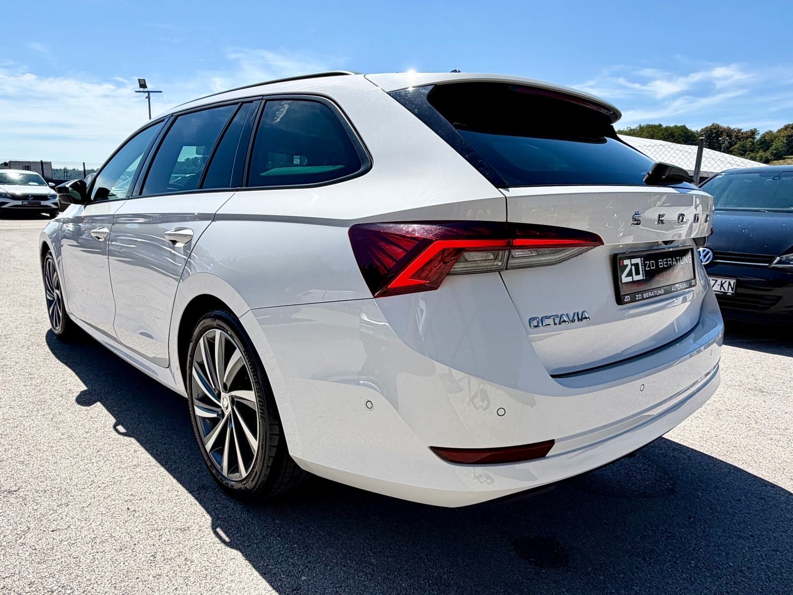 Škoda Octavia Combi 2,0 TDI *DSG* *Sportline* *TOP OPREMA!* Servisna, fotografija 8