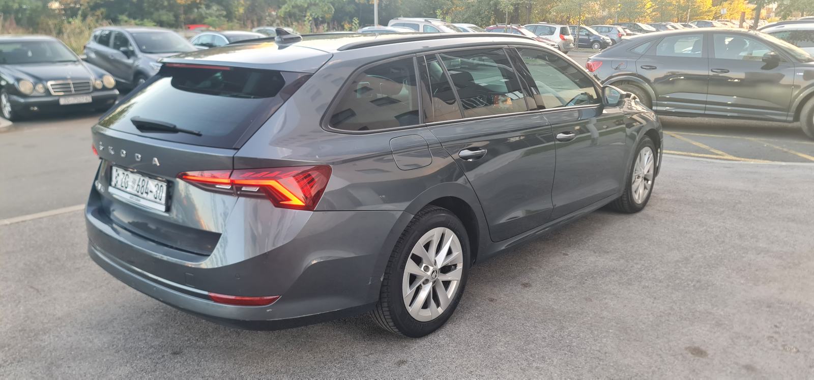 Škoda Octavia Combi 2,0 TDI DSG Style, 2020., 173.200 km, HR auto, fotografija 4