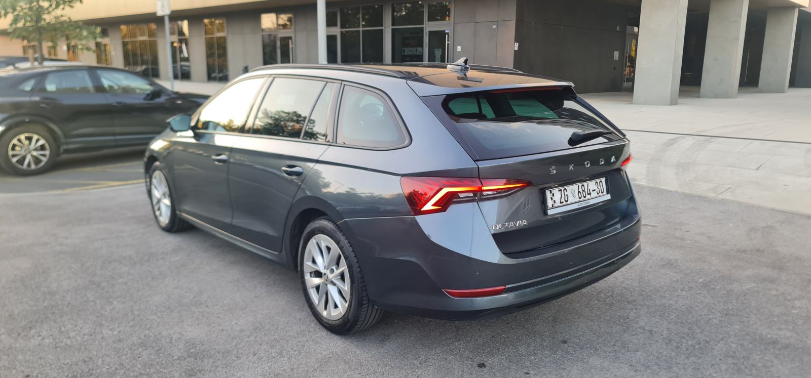 Škoda Octavia Combi 2,0 TDI DSG Style, 2020., 173.200 km, HR auto, fotografija 5