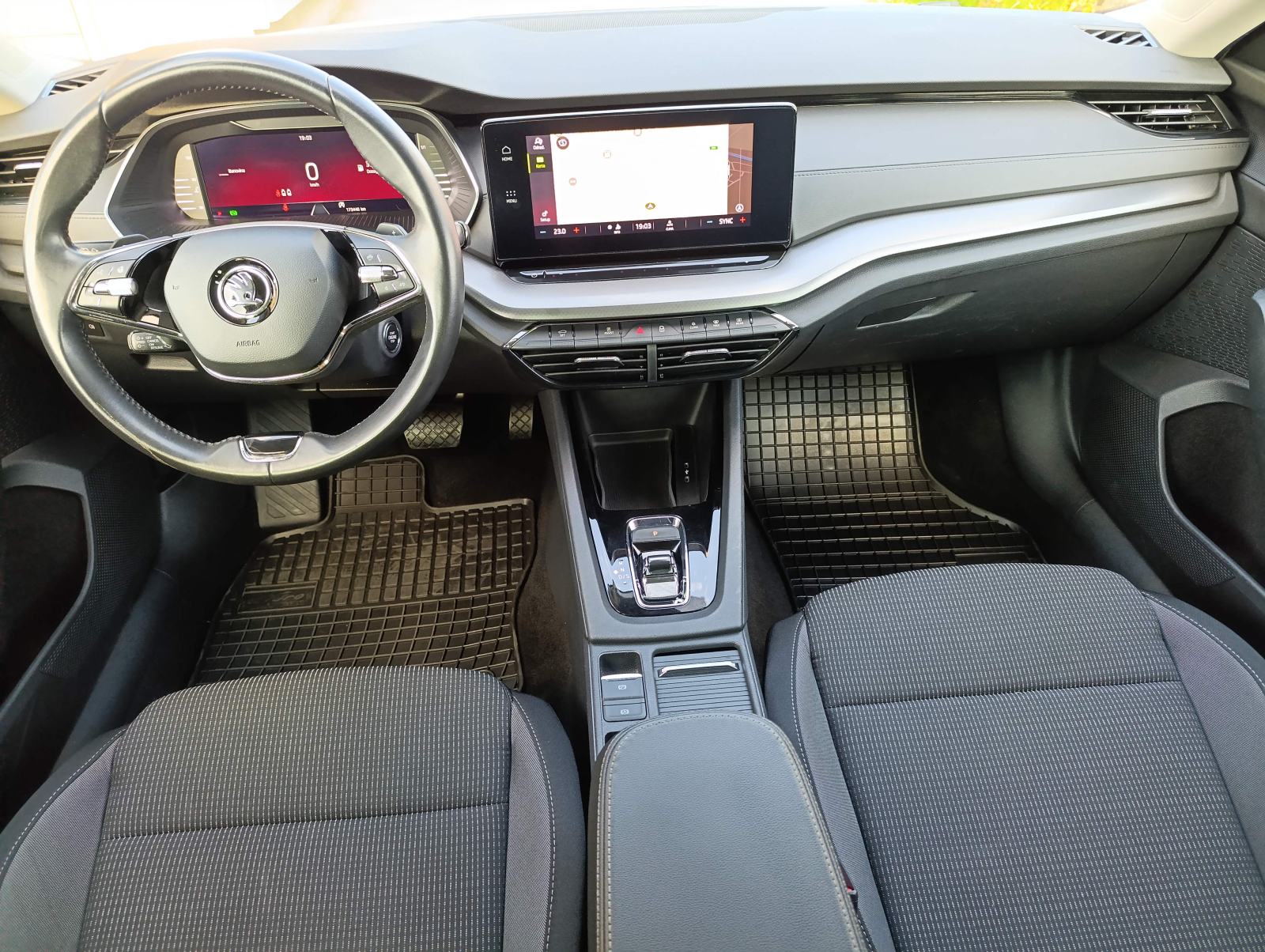 Škoda Octavia Combi 2,0 TDI DSG Virtual Navi Kamera Reg.07/2027, fotografija 7
