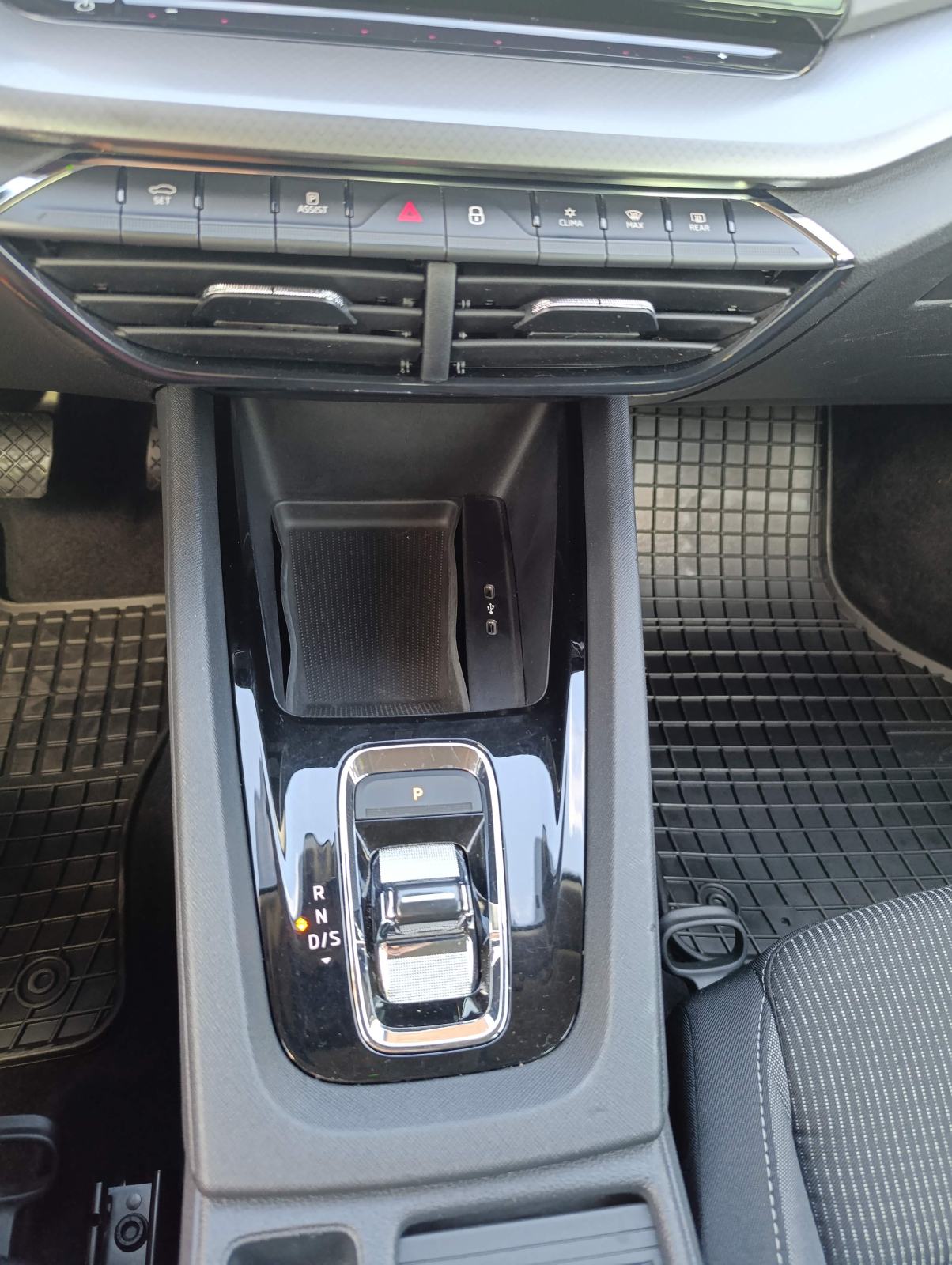 Škoda Octavia Combi 2,0 TDI DSG Virtual Navi Kamera Reg.07/2027, fotografija 13