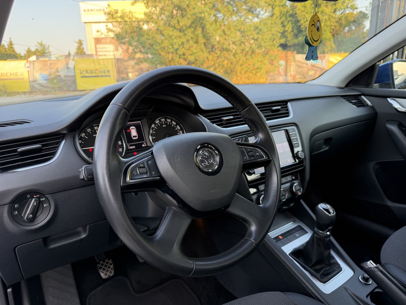 Škoda Octavia Combi 2,0 TDI Elegance -POTVRDA KM-REG.1 GOD.-150 KS-TOP, fotografija 19