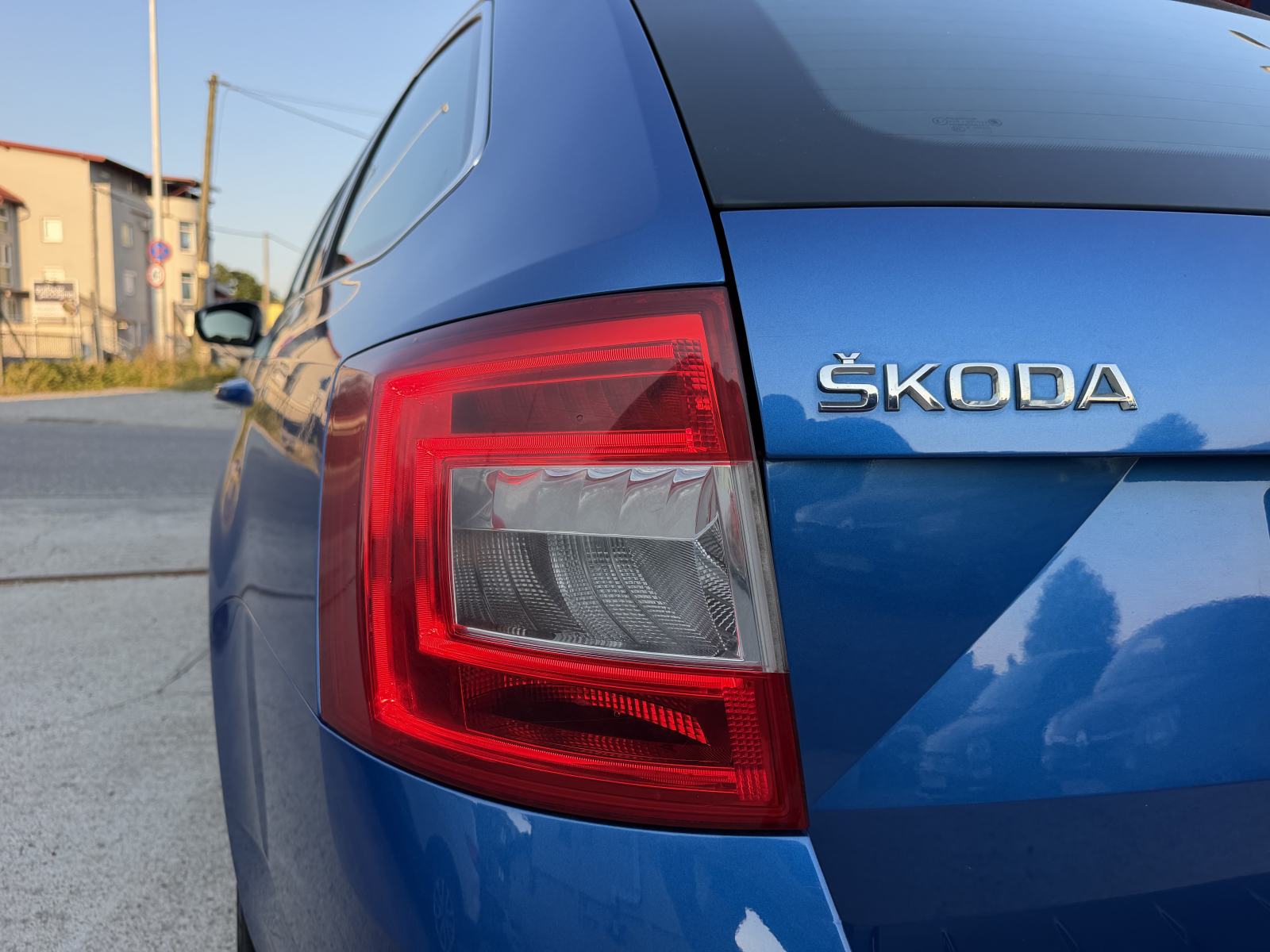 Škoda Octavia Combi 2,0 TDI Elegance -POTVRDA KM-REG.1 GOD.-150 KS-TOP, fotografija 9