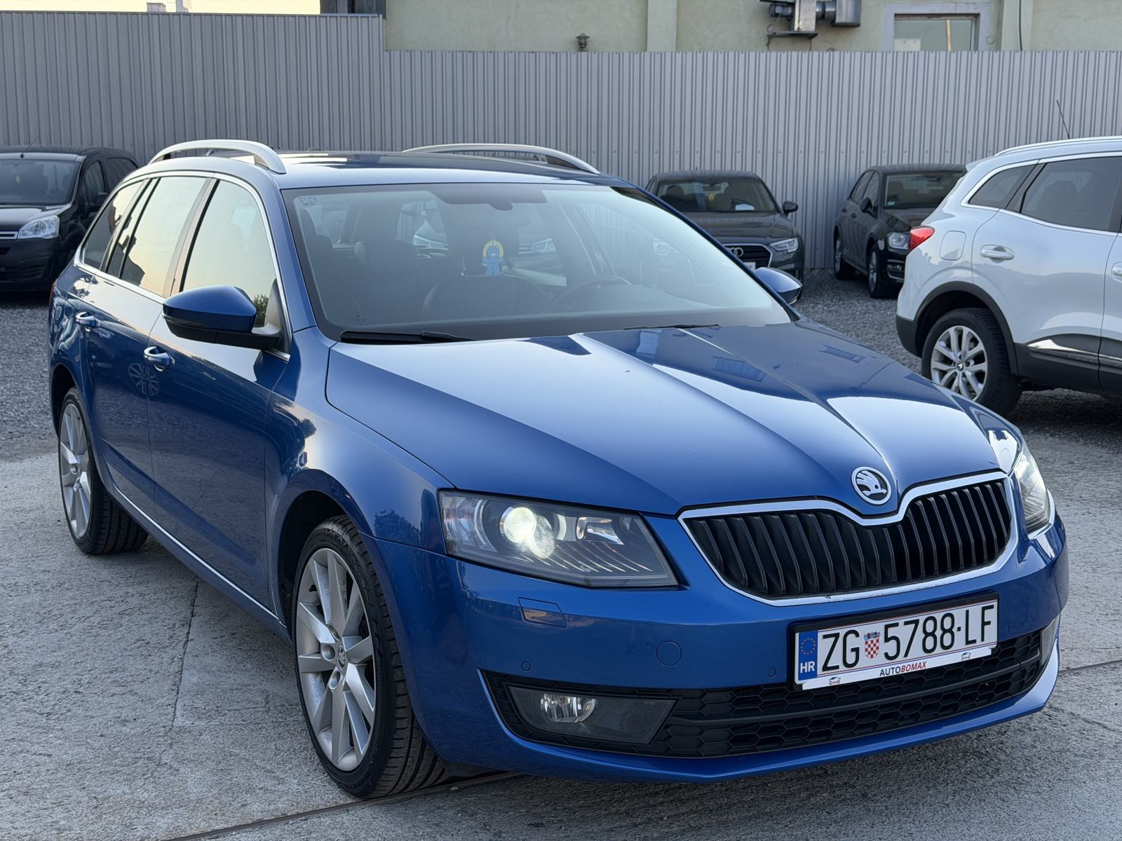 Škoda Octavia Combi 2,0 TDI Elegance -POTVRDA KM-REG.1 GOD.-150 KS-TOP, fotografija 5