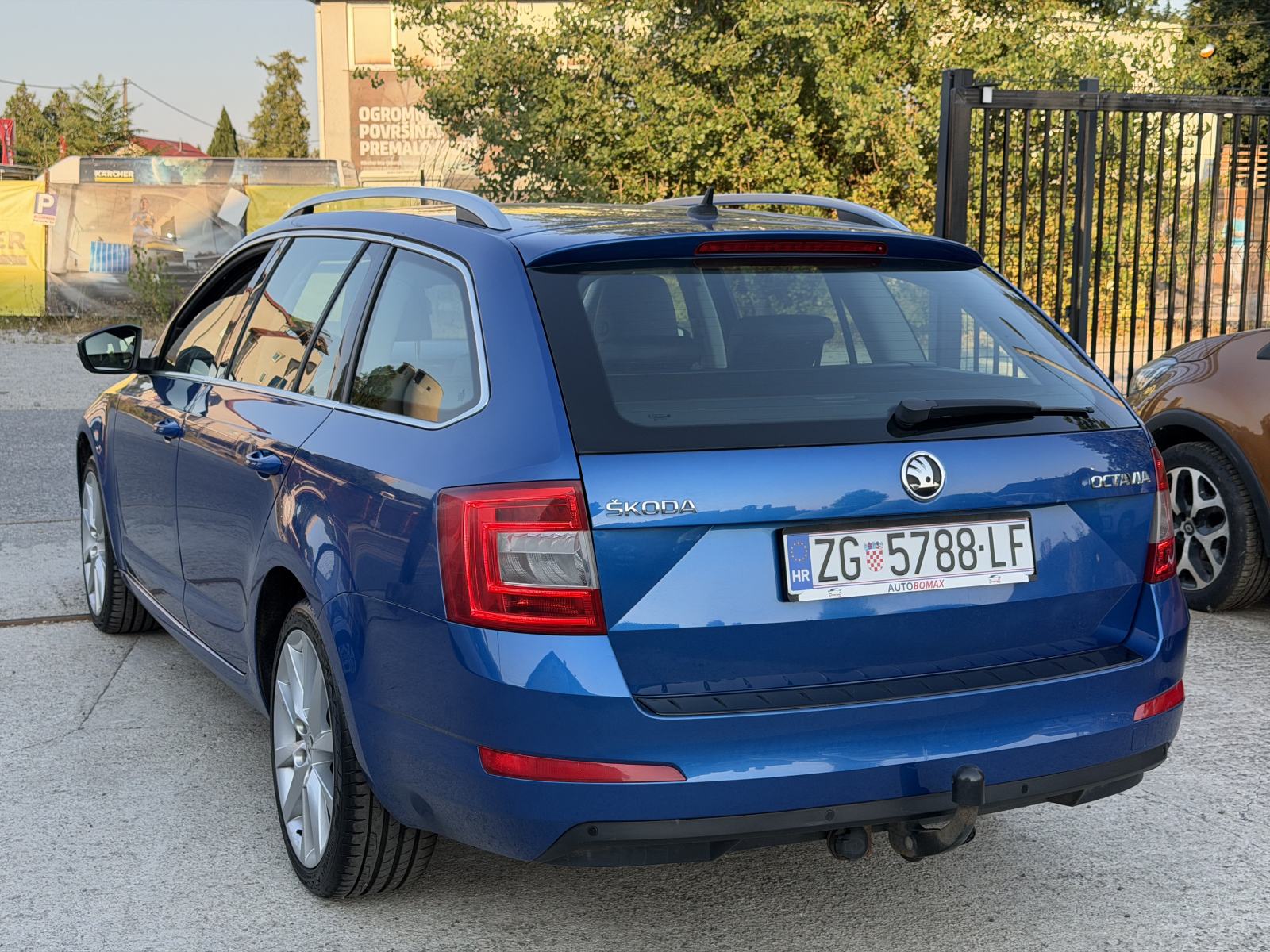 Škoda Octavia Combi 2,0 TDI Elegance -POTVRDA KM-REG.1 GOD.-150 KS-TOP, fotografija 10