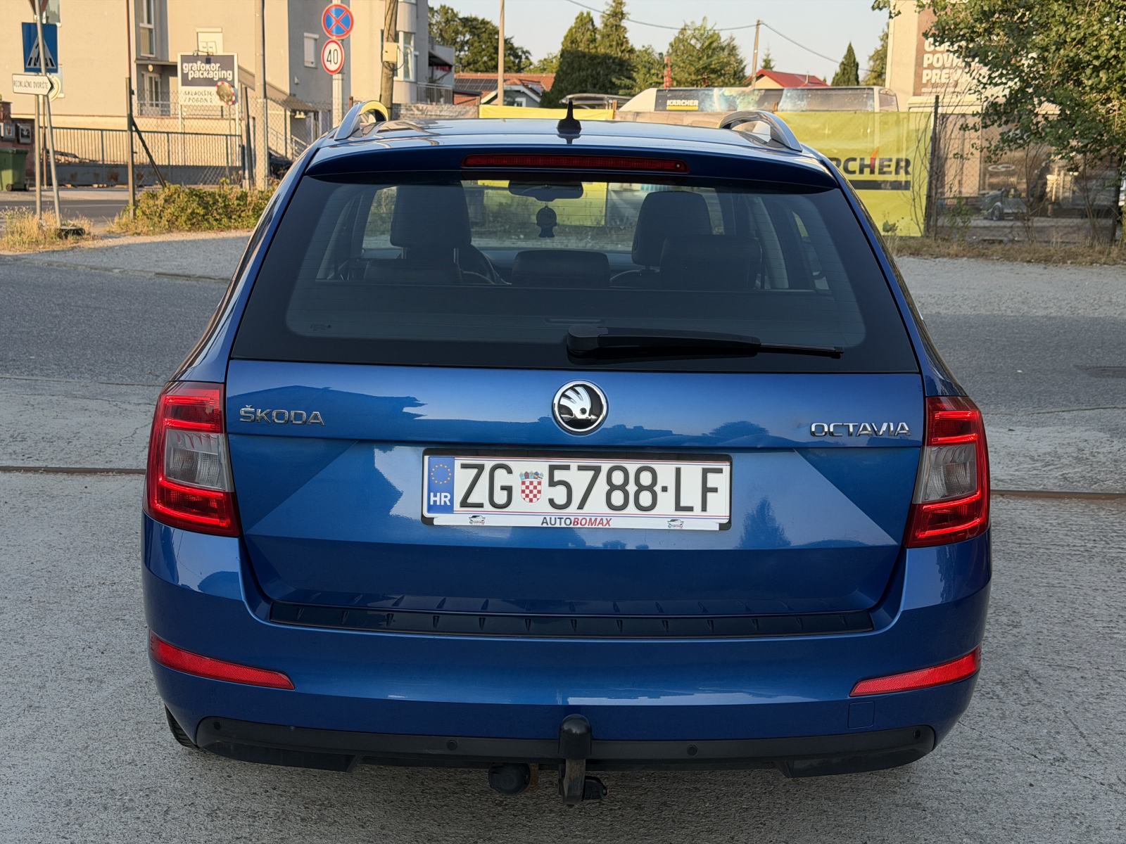 Škoda Octavia Combi 2,0 TDI Elegance -POTVRDA KM-REG.1 GOD.-150 KS-TOP, fotografija 7