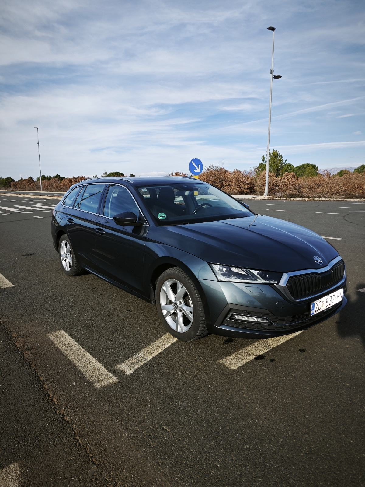 Škoda Octavia Combi 2,0 TDI First Edition, fotografija 9