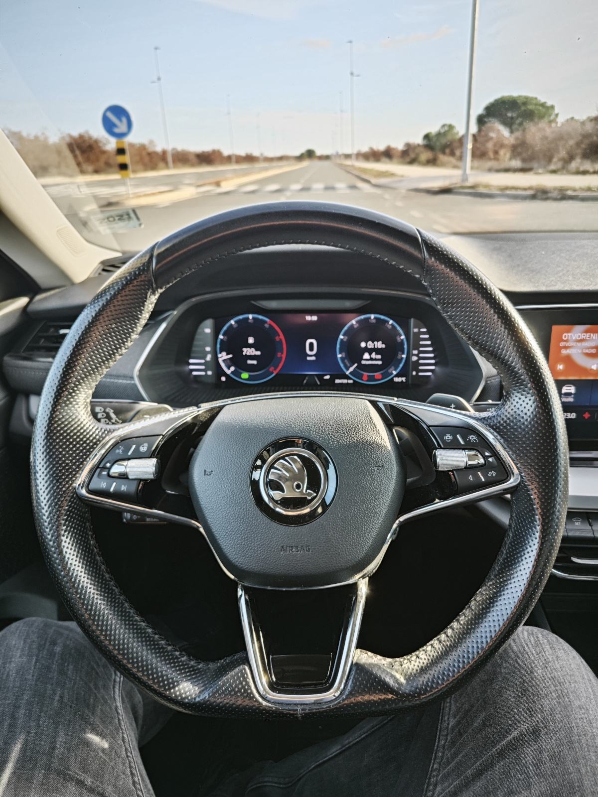 Škoda Octavia Combi 2,0 TDI First Edition, fotografija 11