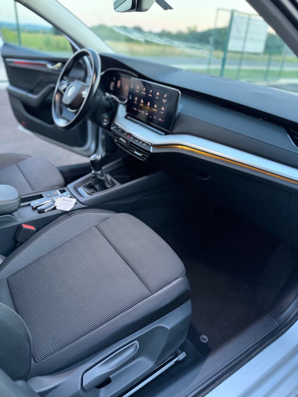 Škoda Octavia Combi 2,0 TDI|Jamstvo|Ambient Lig.|Alu|Grij. sjedala, fotografija 16