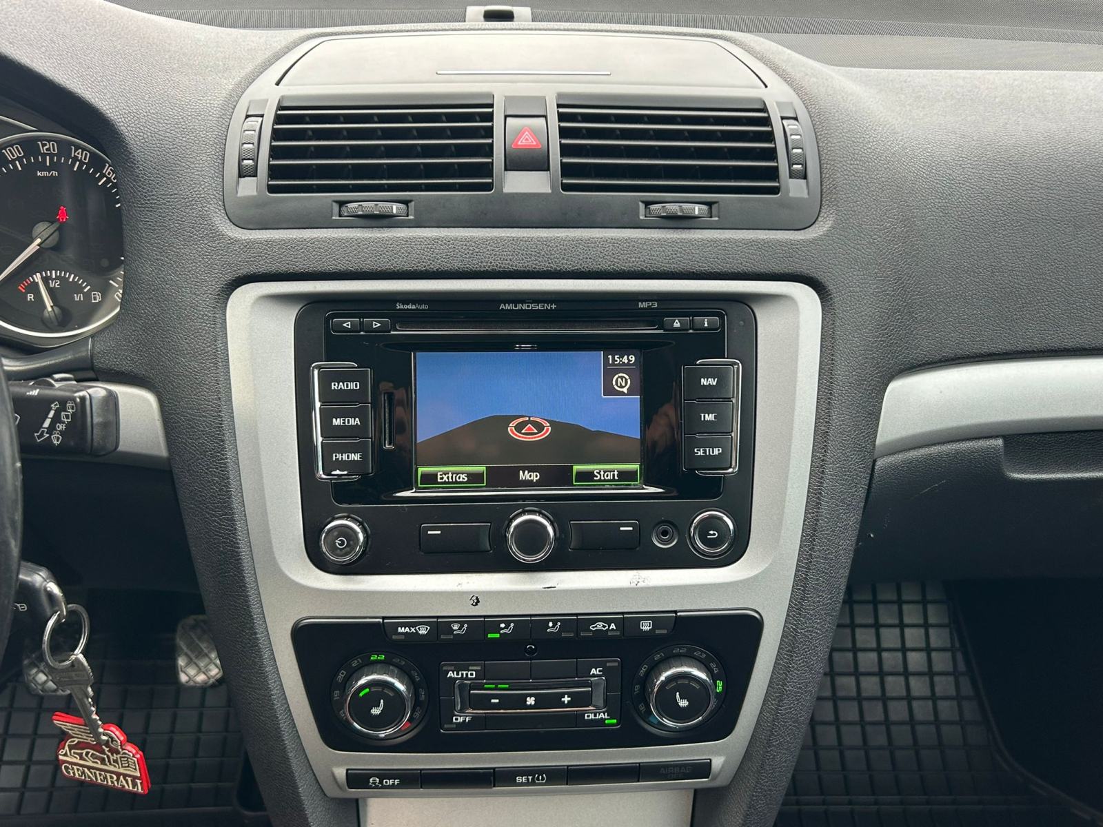 ŠKODA OCTAVIA COMBI 2,0 TDI •• KAO NOVA, FULL OPREMA, NAVIGACIJA ••, fotografija 15