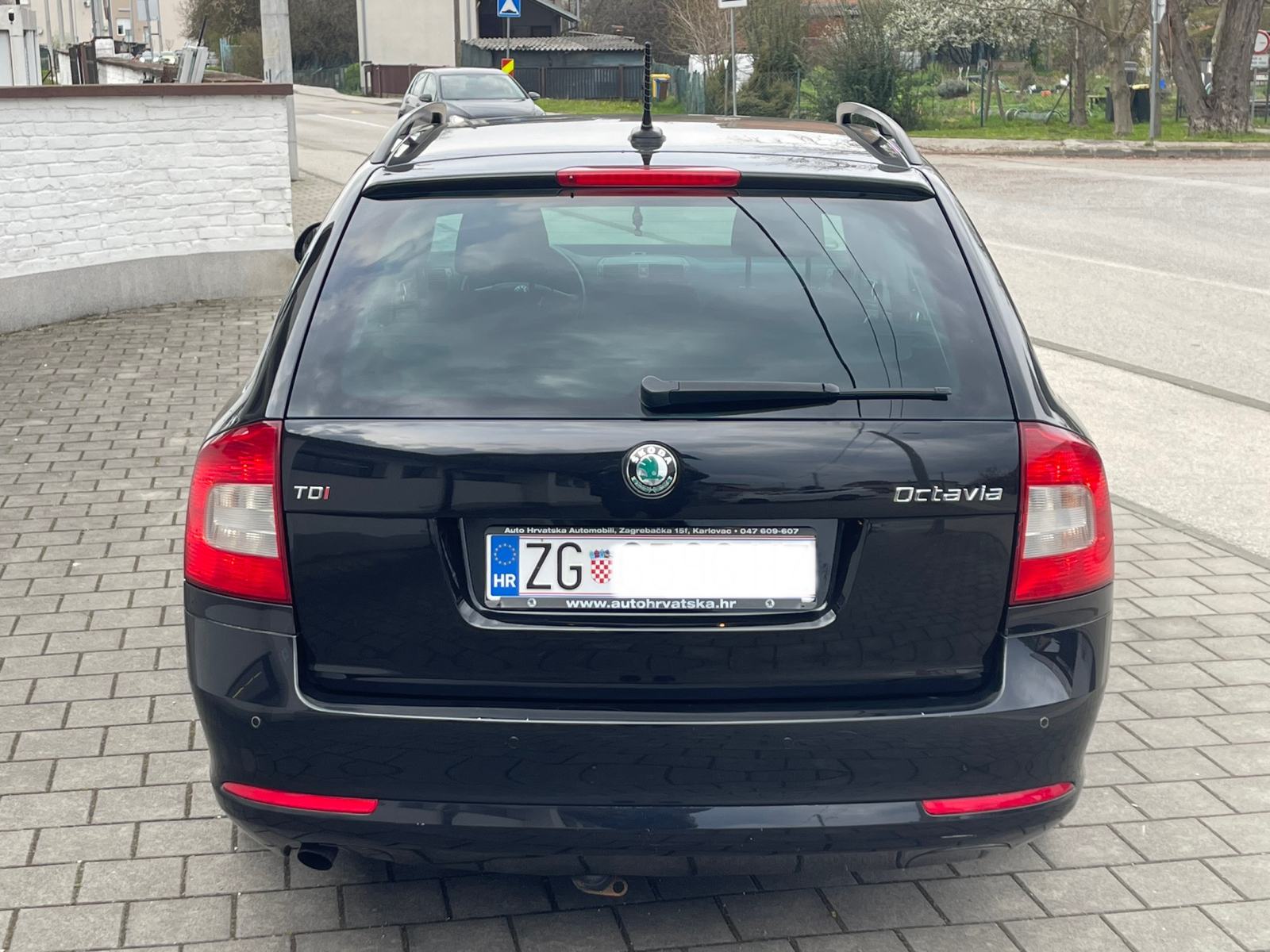 ŠKODA OCTAVIA COMBI 2,0 TDI •• KAO NOVA, FULL OPREMA, NAVIGACIJA ••, fotografija 5