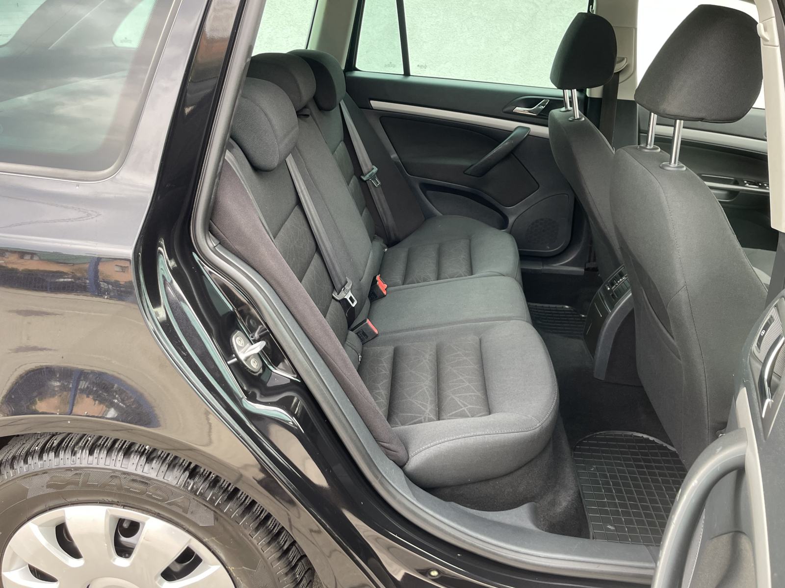 ŠKODA OCTAVIA COMBI 2,0 TDI •• KAO NOVA, FULL OPREMA, NAVIGACIJA ••, fotografija 13